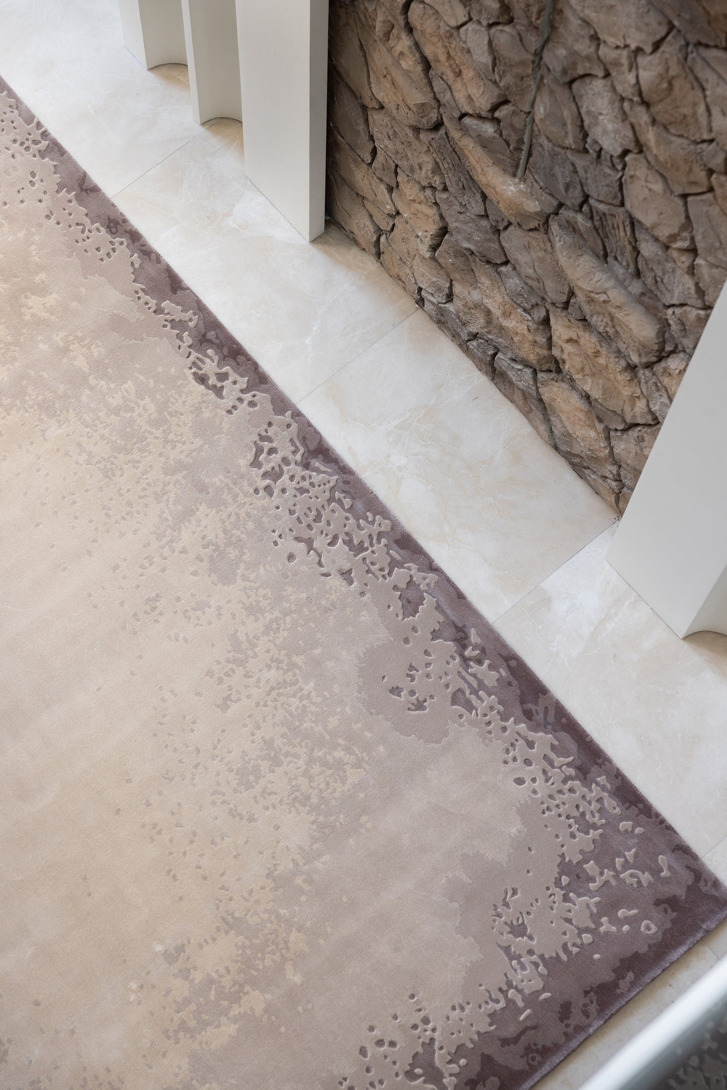 Edge Spill (Taupe)