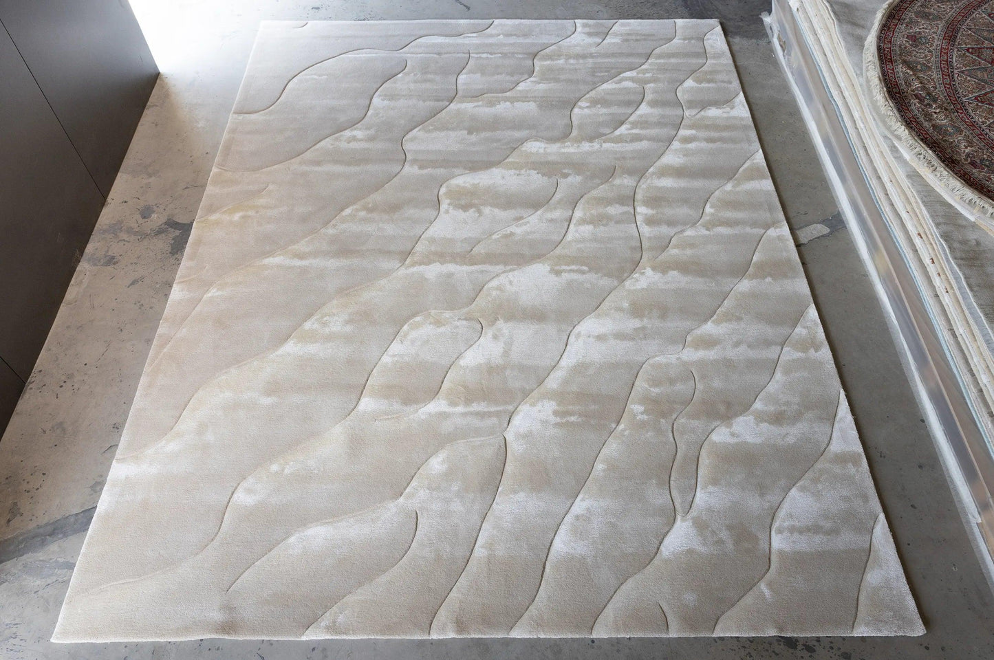 3*3.5mDunes (Ivory) Carpet And Rugs - Hand-tufted in Bamboo Silk and Hand Carded Semi-Worsted New Zealand Wool - Zuma UAE