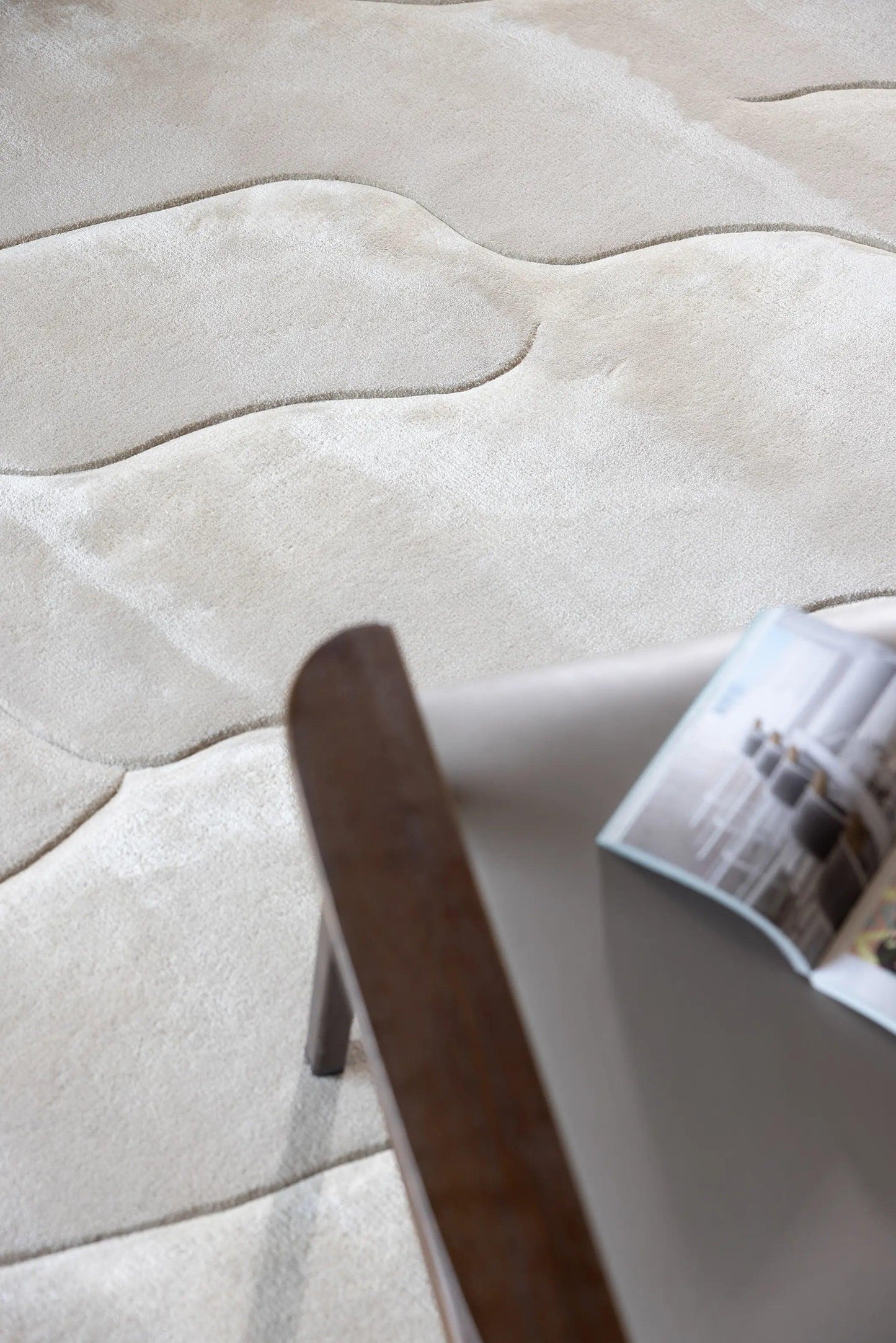 2.5*3.5m Dunes (Ivory) Carpet And Rugs - Hand-tufted in Bamboo Silk and Hand Carded Semi-Worsted New Zealand Wool - Zuma UAE