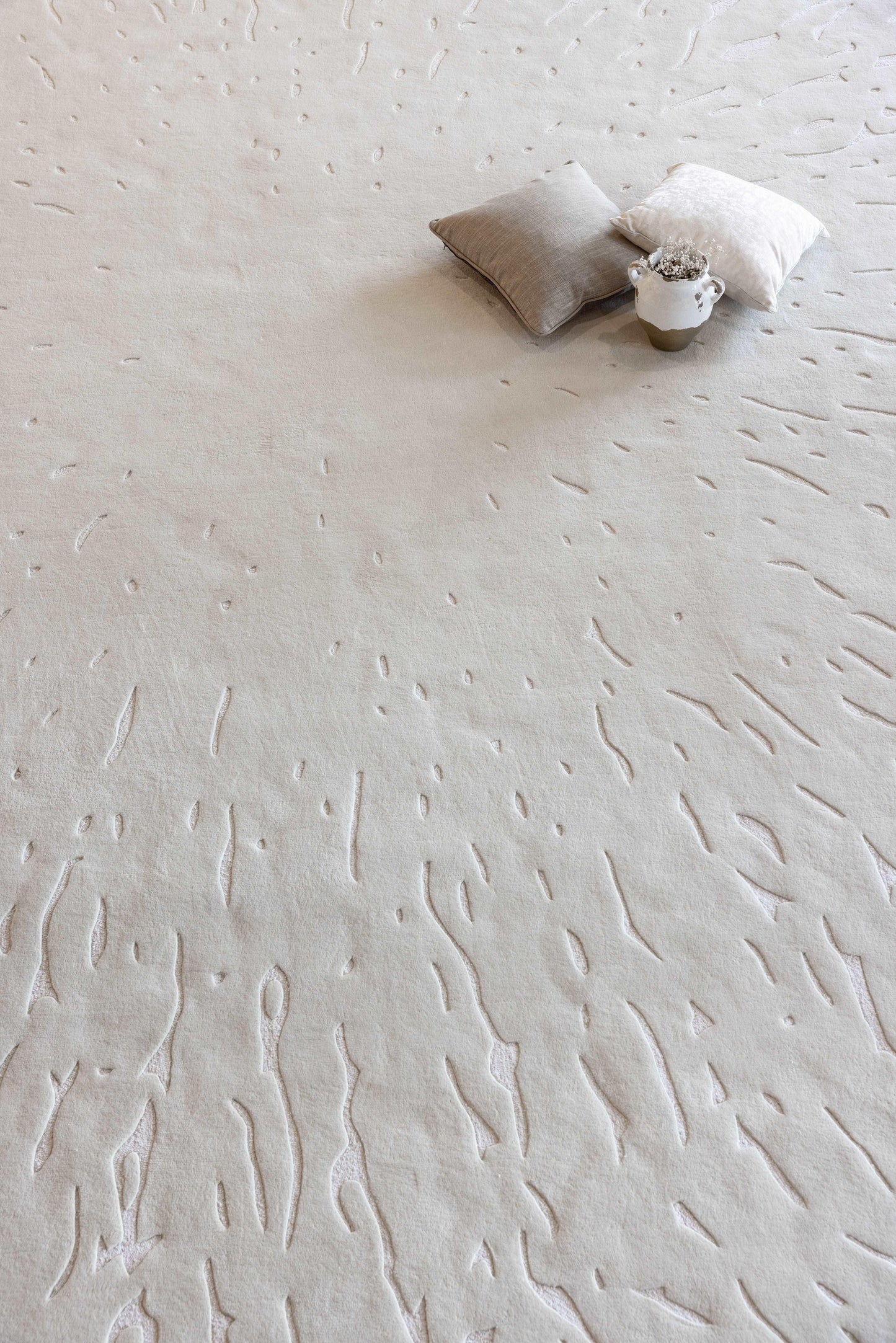 Loop Splatter 3.0 Carpet - Extra Fine Australian Wool and Tencel - Zuma UAE