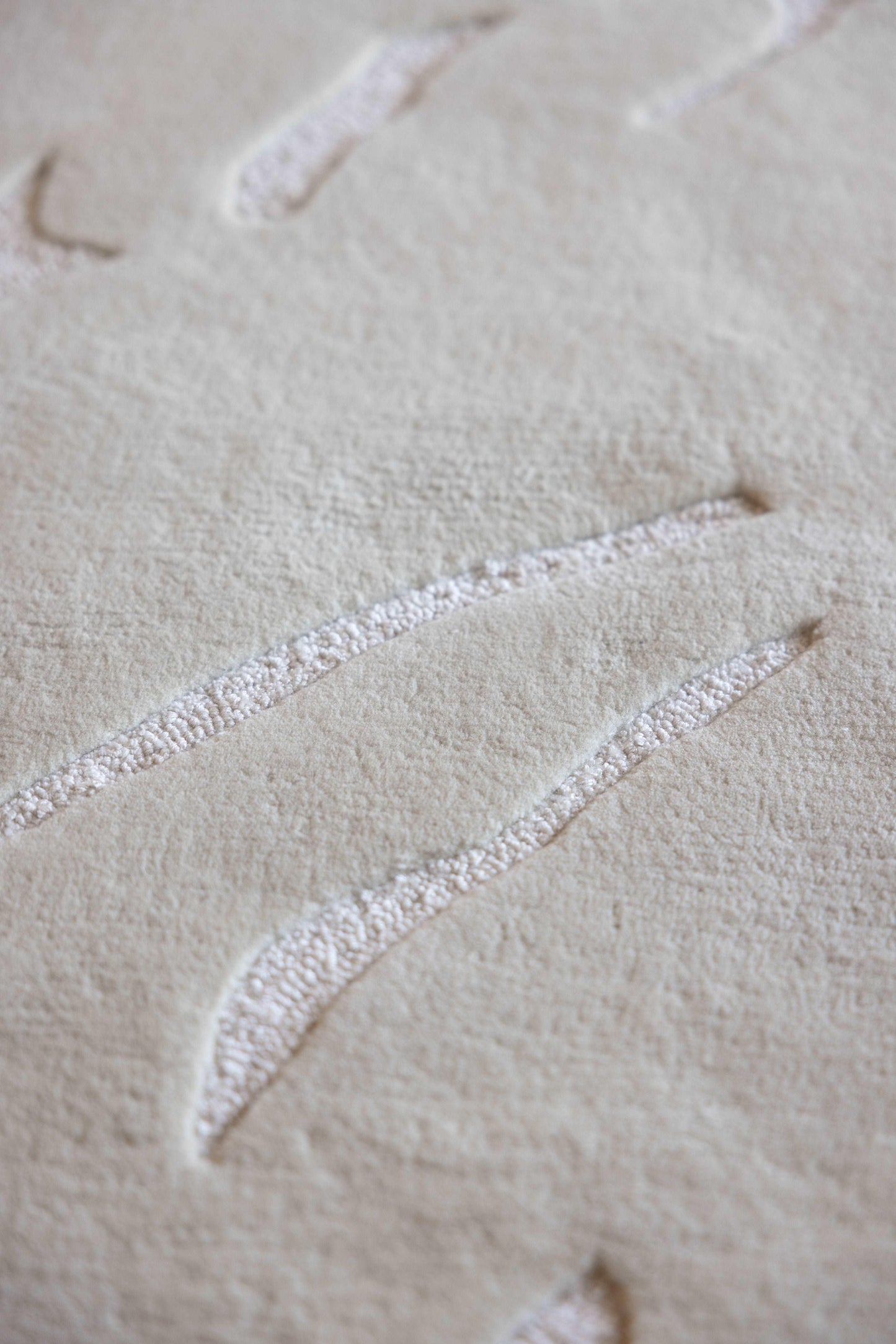 Loop Splatter 3.0 Carpet - Extra Fine Australian Wool and Tencel - Zuma UAE