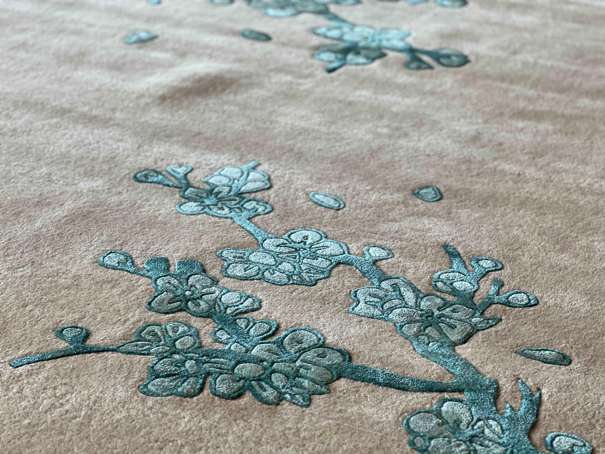 2.5*3.5m Cherry Blossom Carpet - Hand Tufted in New Zealand Wool and Cotton Silk - Zuma UAE