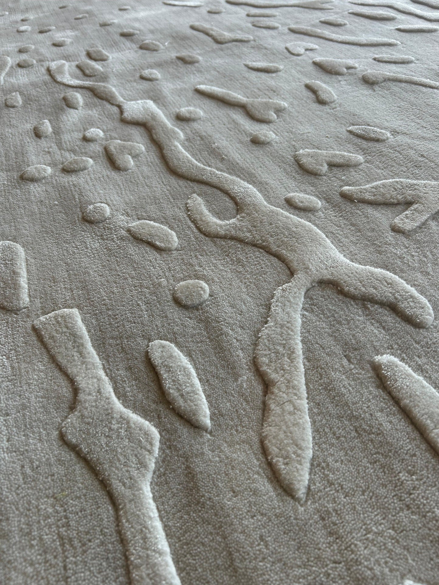 2.5*3.5m Silk Splatter 2.0 (Snow) Carpet - Zuma UAE