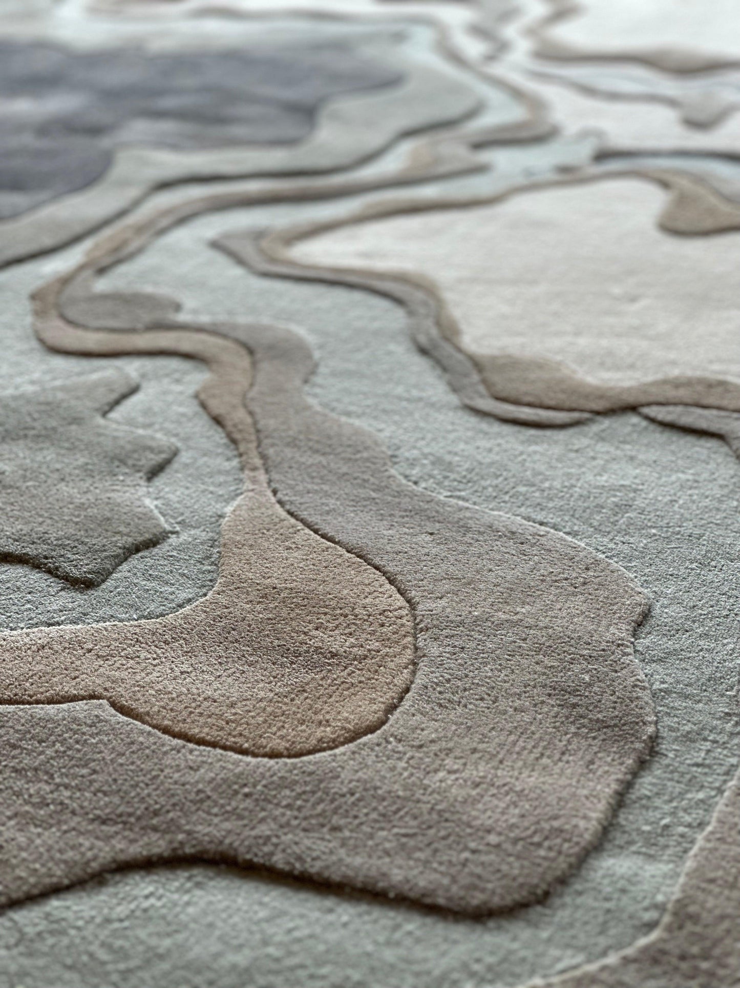 Oil Spill 2.0 (Original) Carpet - New Zealand Wool and Polished Cotton Silk - Zuma UAE