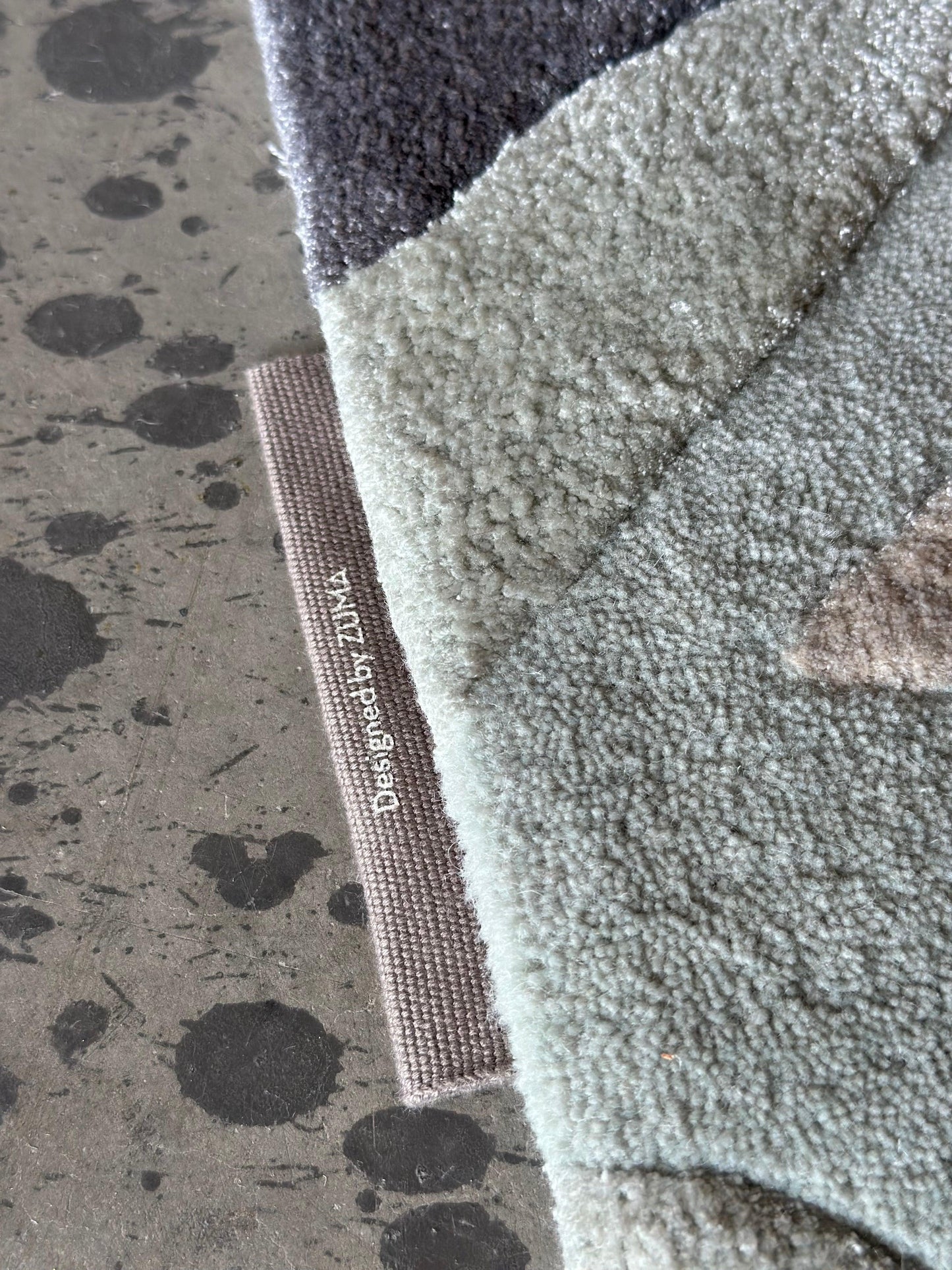 Oil Spill 2.0 (Original) Carpet - New Zealand Wool and Polished Cotton Silk - Zuma UAE