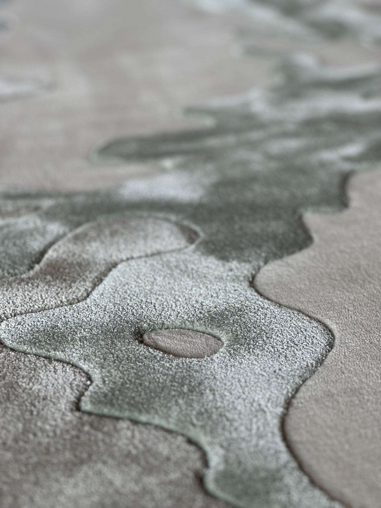 Oil Spill 2.0 (Original) Carpet - New Zealand Wool and Polished Cotton Silk - Zuma UAE