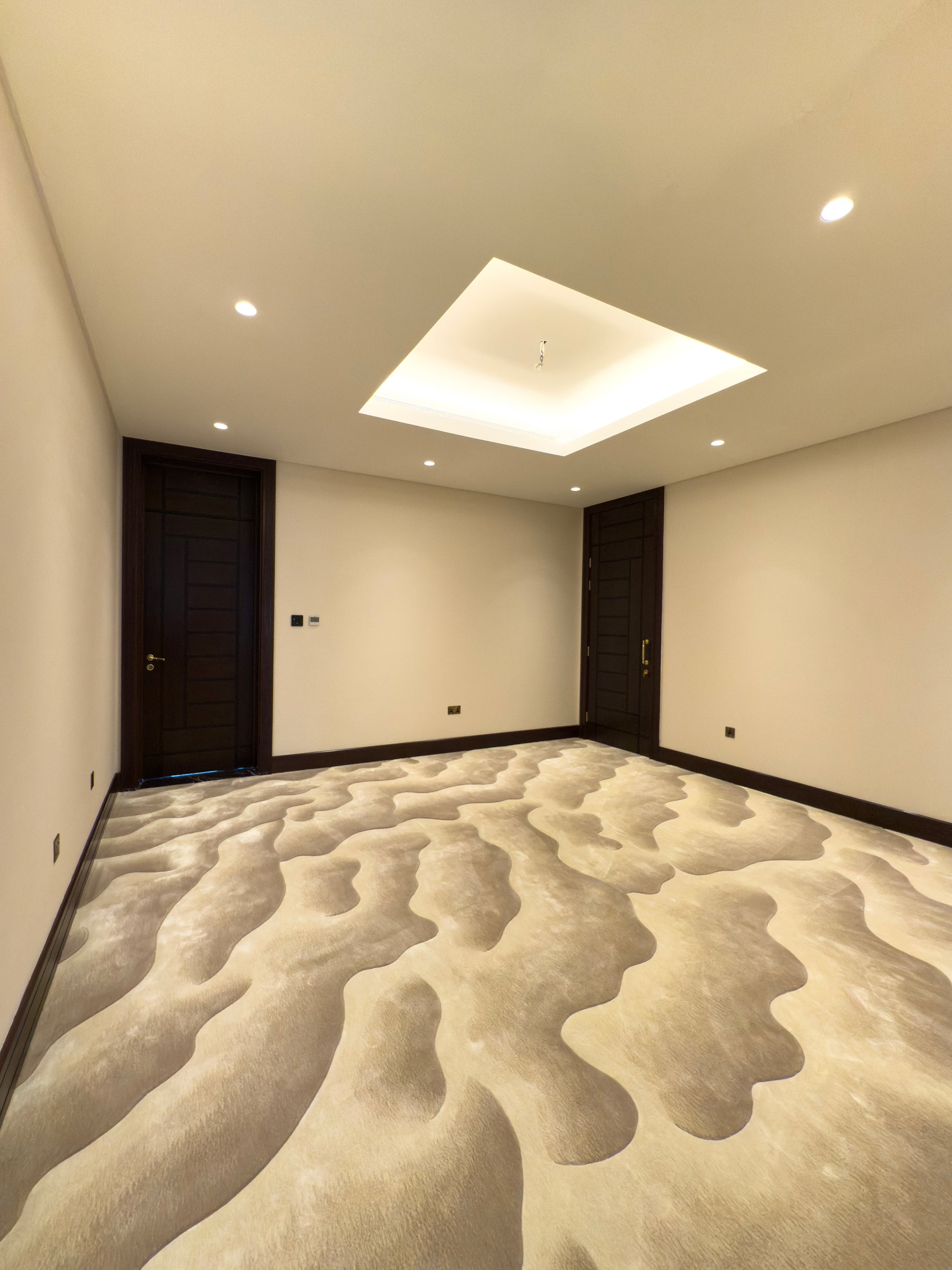 Dunes Carpet - Hand-tufted in Bamboo Silk and Hand Carded Semi-Worsted New Zealand Wool - Zuma UAE