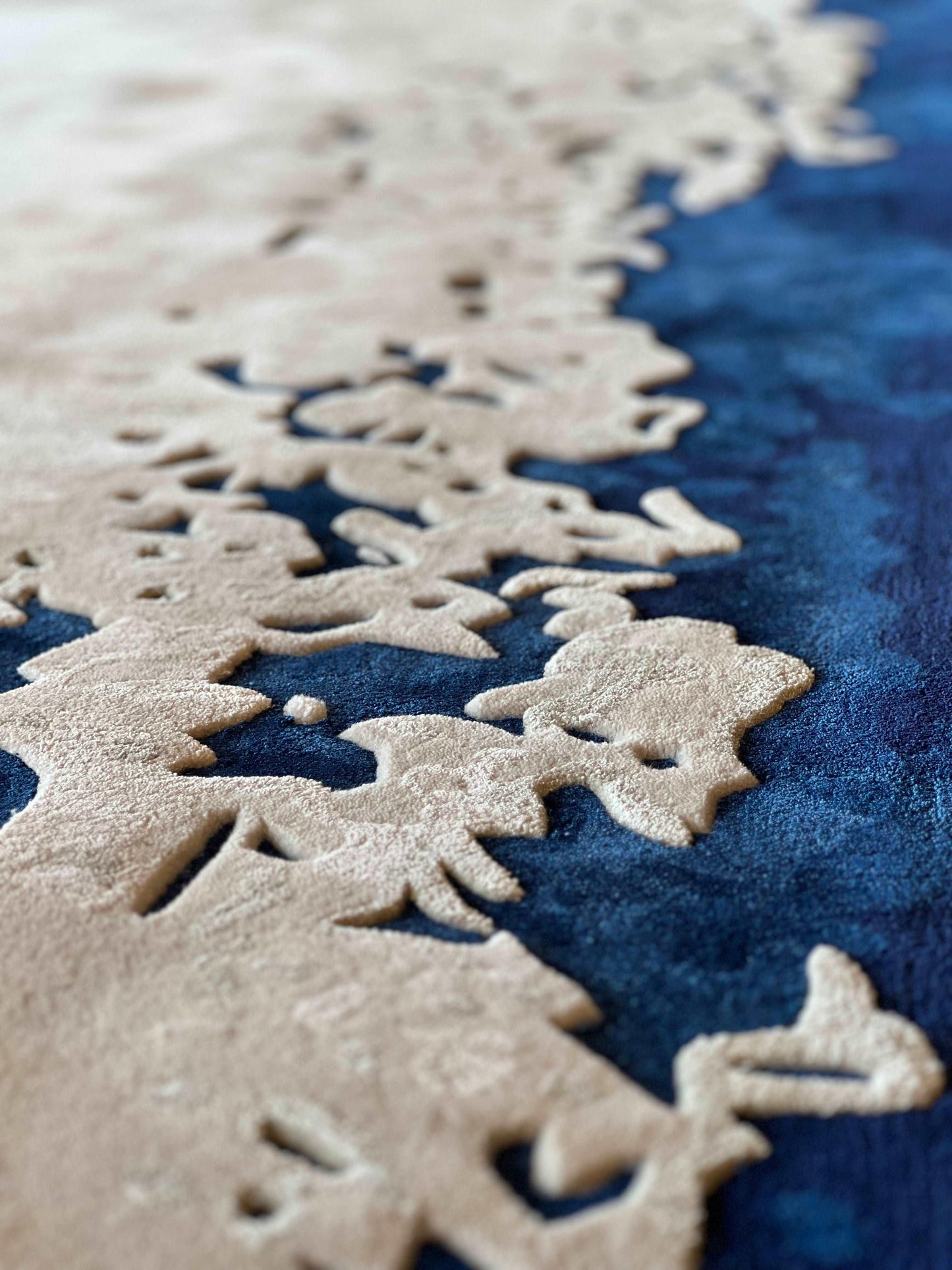 Edge Spill Carpet - New Zealand wool and polished cotton silk - Zuma UAE