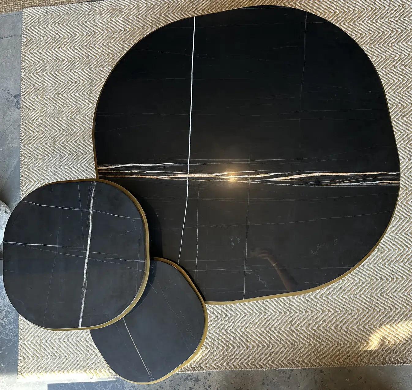 طاولة نيرو سانت لوران كادينزا III (مجموعة من 3)