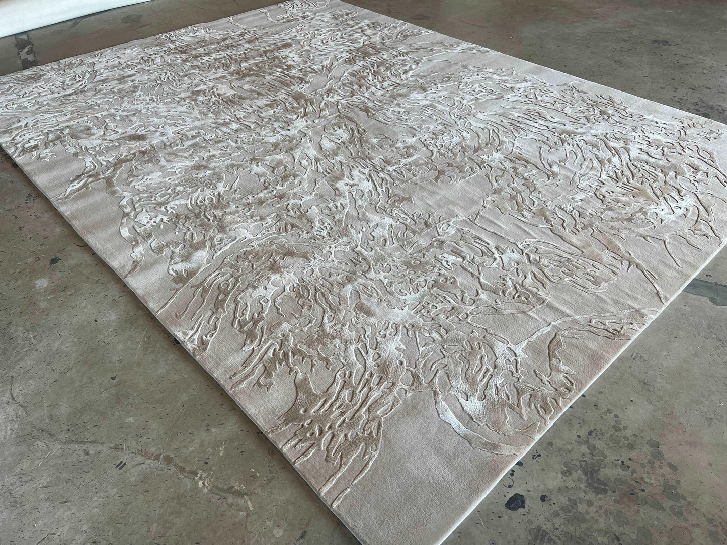 Elysion Carpet - Hand tufted in Semi Worsted New Zealand Wool & Tencel - Zuma UAE