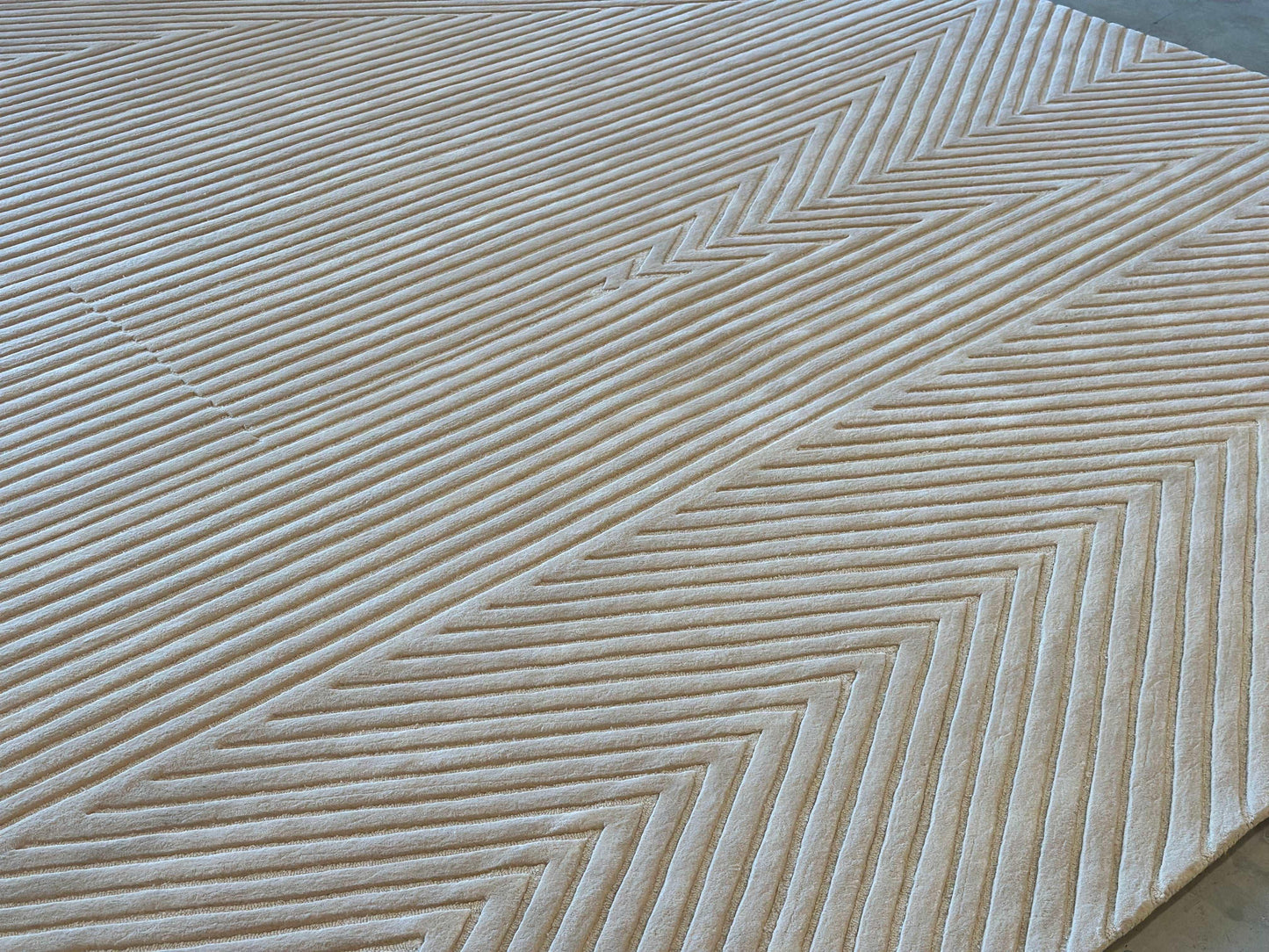 3*4.2m Linea II Carpet - Hand Tufted in Semi-Worsted New Zealan - Zuma UAE