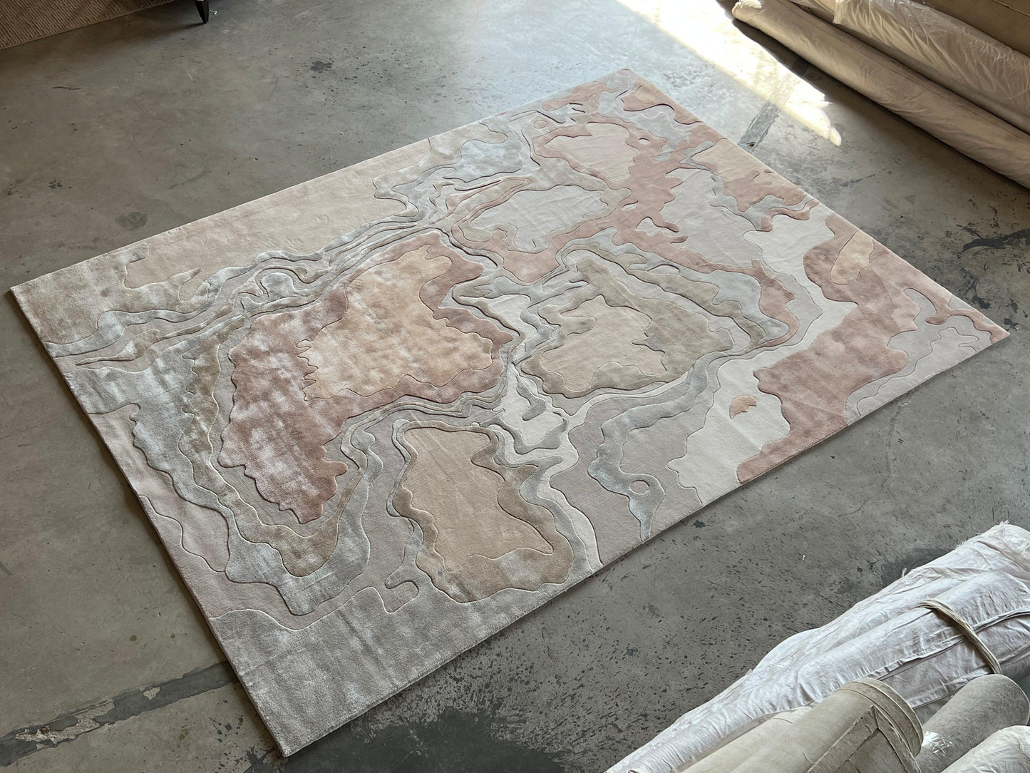 4*6m Oil Spill (Coral) Carpet - New Zealand Wool and Polished Cotton Silk - Zuma UAE