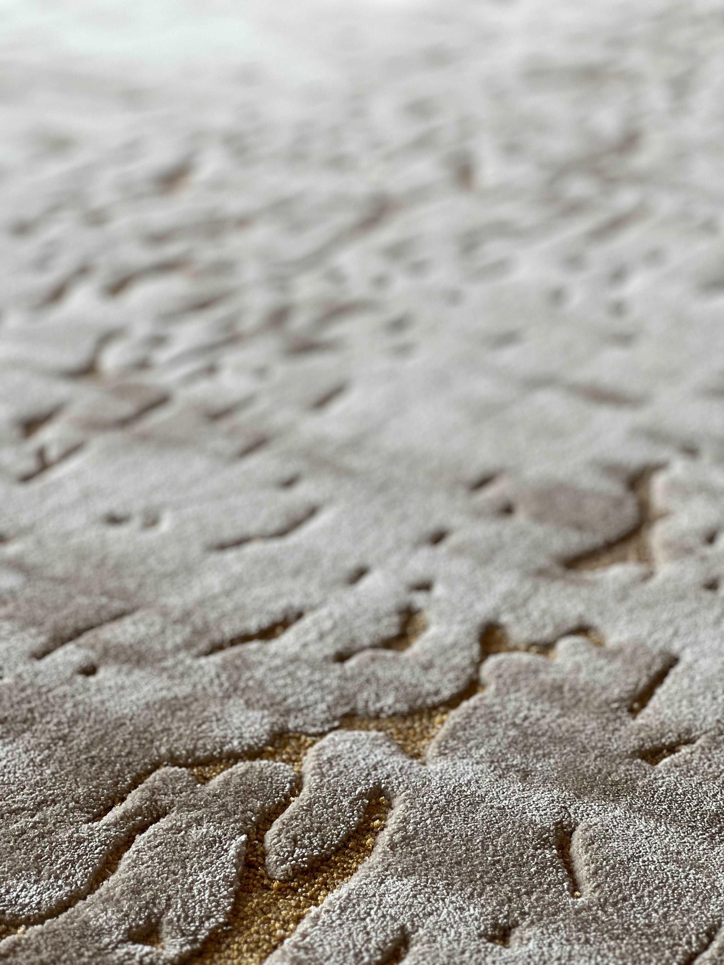 Edge Loop 2.0 (Gold) Carpet - Bamboo silk - Zuma UAE