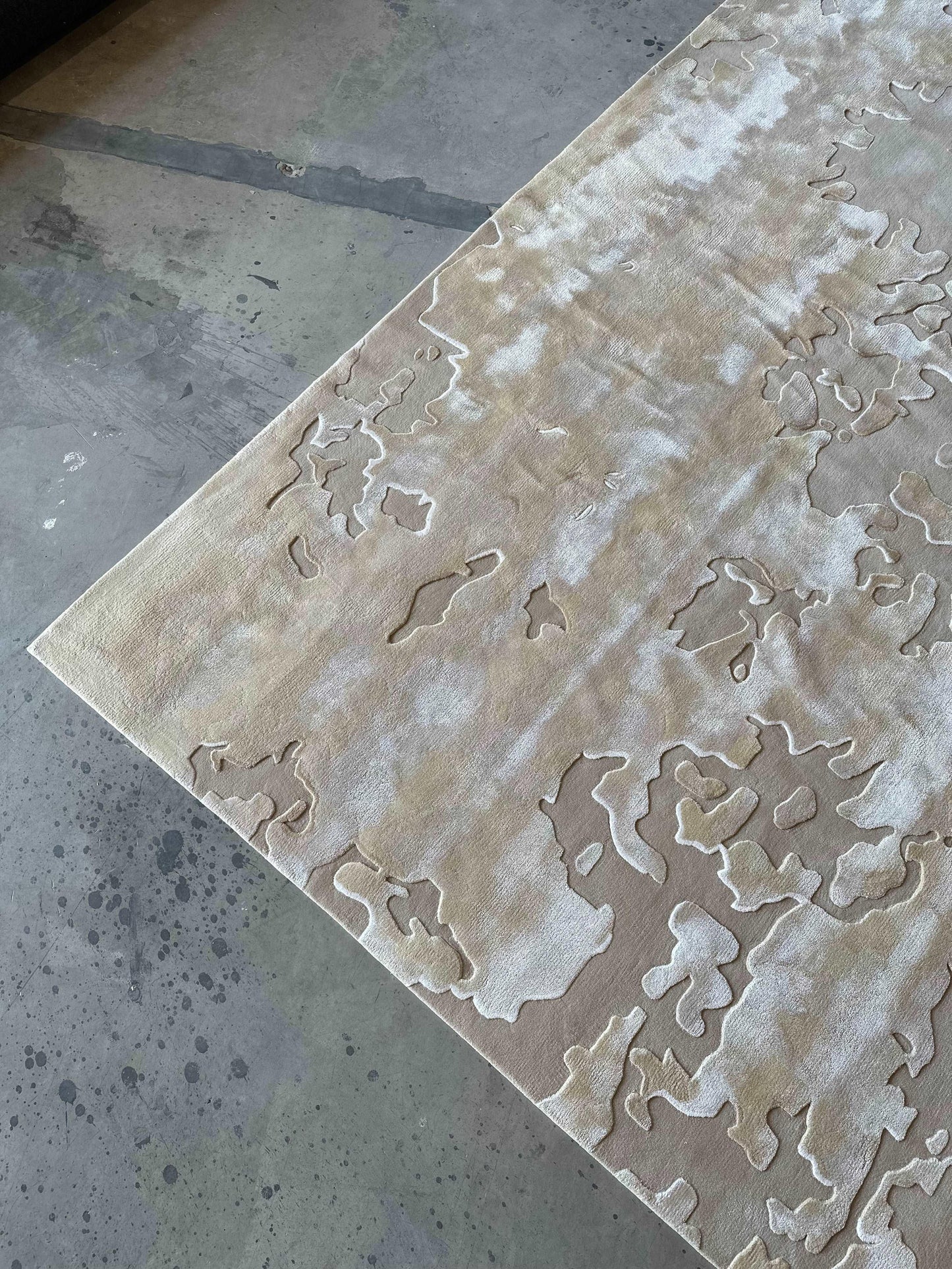 Mai Carpet - New Zealand Wool and Tencel - Zuma UAE