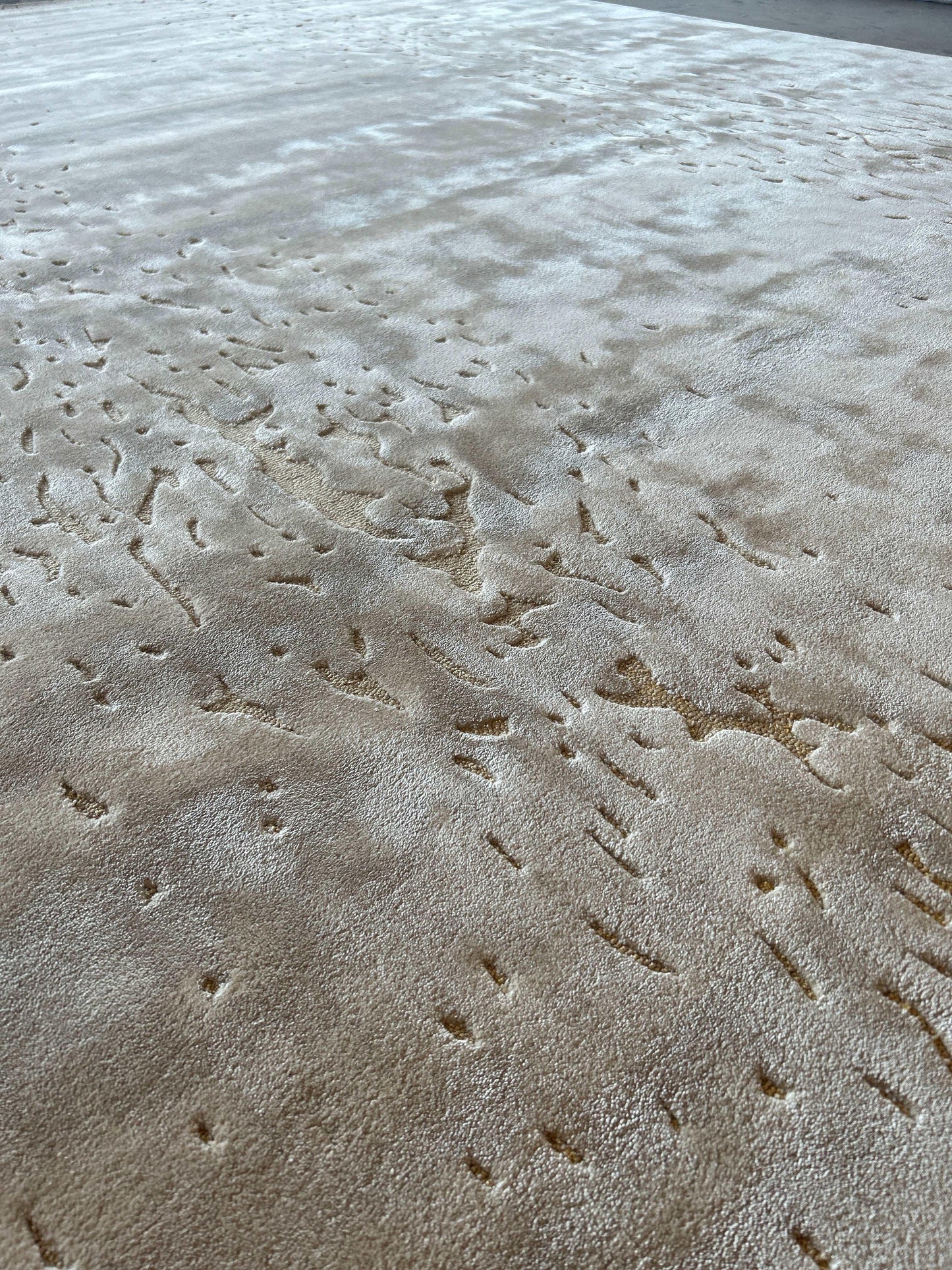 2.5*3.5m Edge Loop 2.0 (Gold) Carpet - Bamboo silk - Zuma UAE