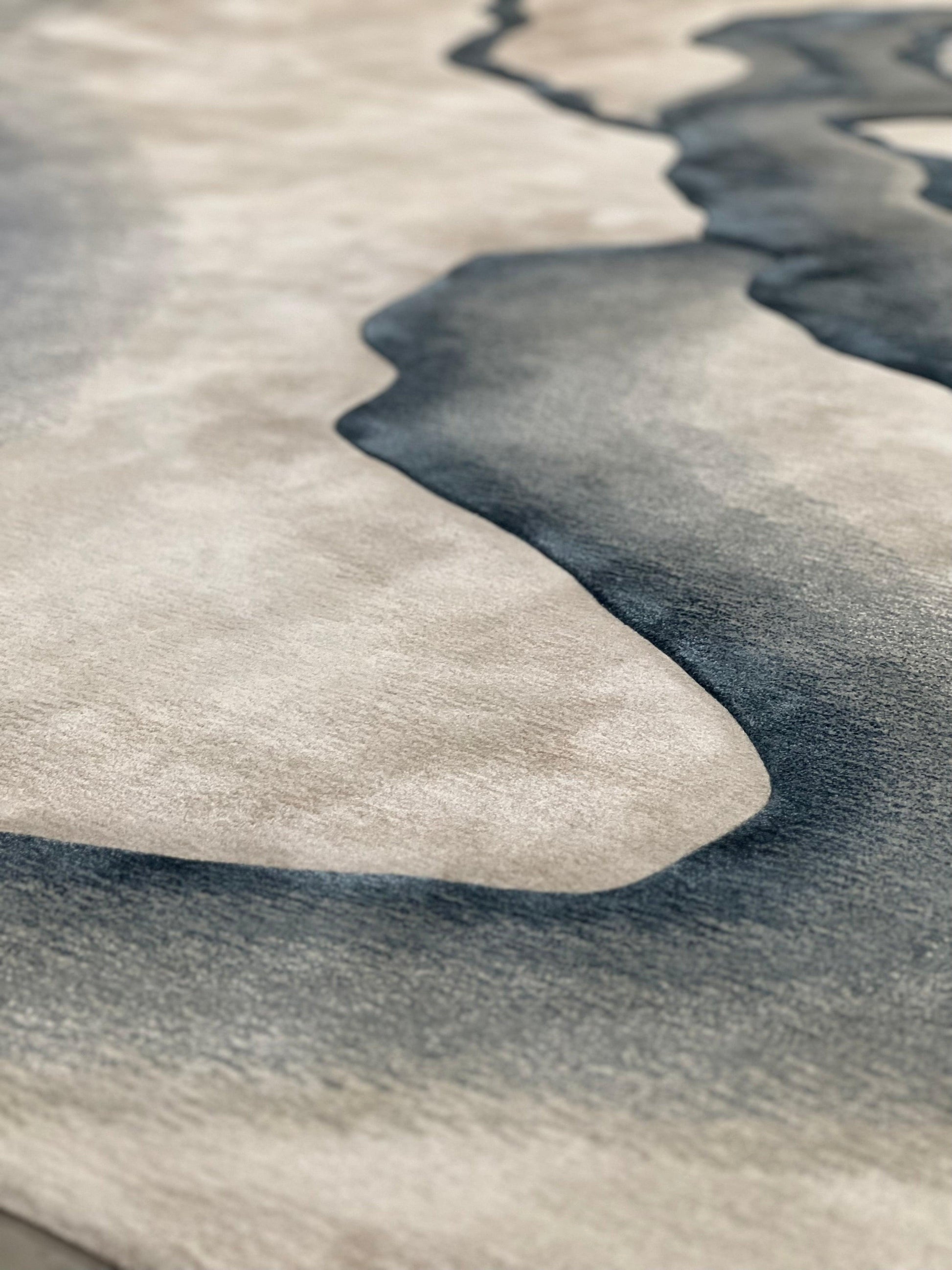 3*4m Saadiyat (Aqua) Carpet - Hand Carded Semi Worsted New Zealand Wool and Bamboo Silk - Zuma UAE