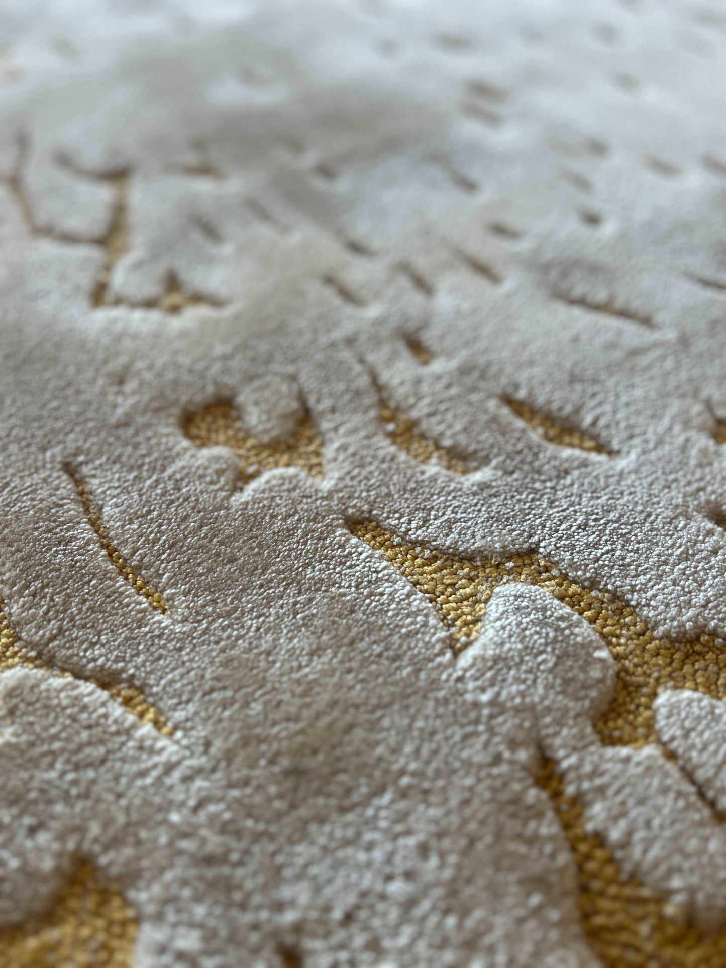 Edge Loop 2.0 (Gold) Carpet - Bamboo silk - Zuma UAE