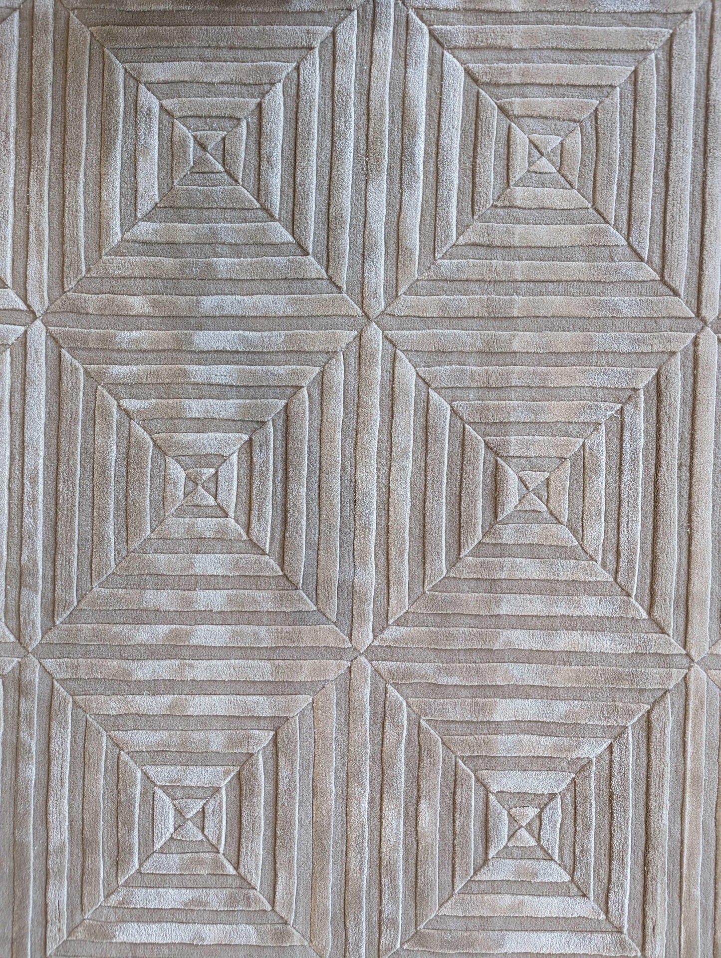 2.5*3.5m Kaleido Carpet - New Zealand Wool and Polished Cotton Silk - Zuma UAE