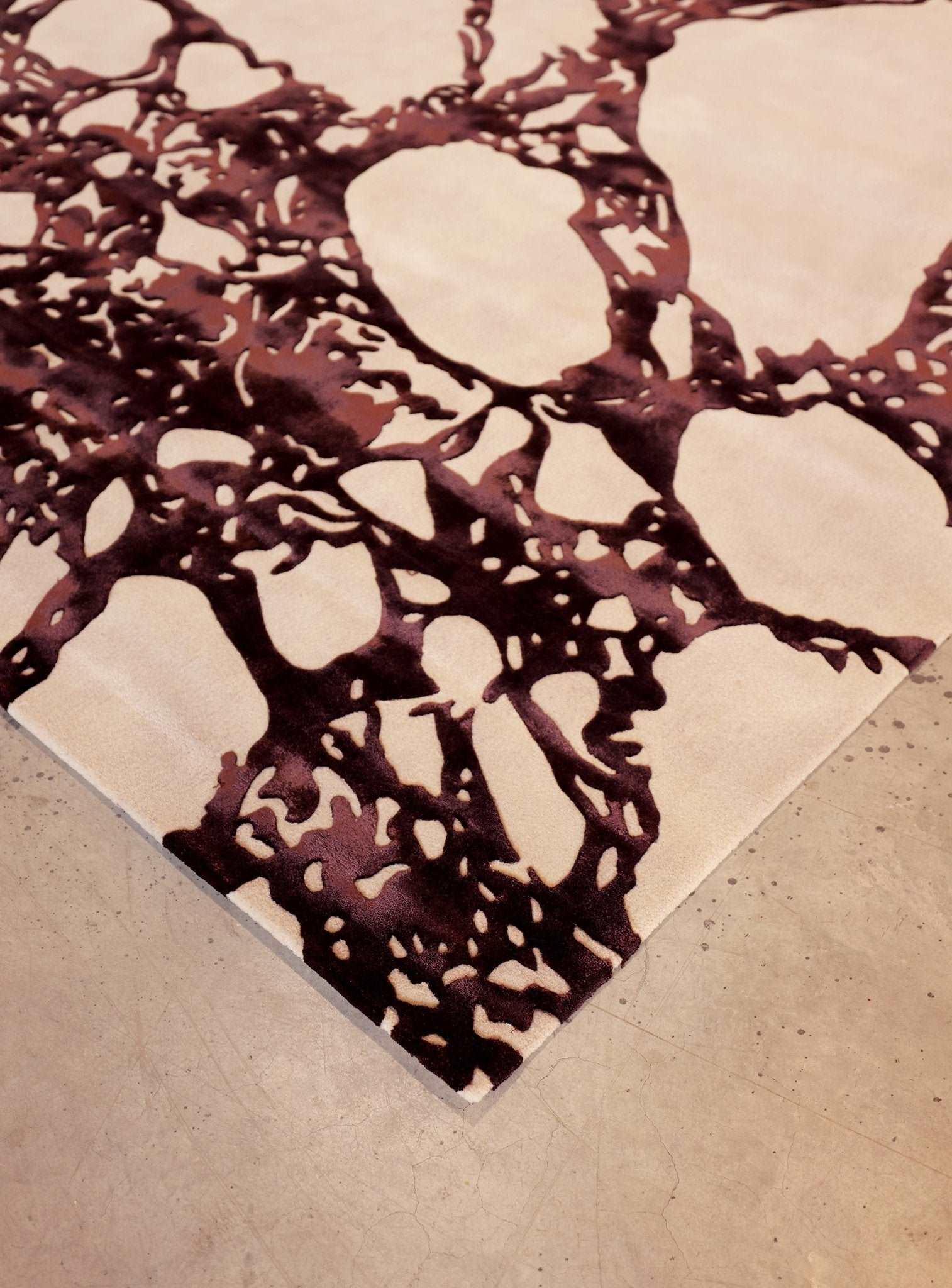 Arabescato (Wine) Carpet - Hand Carded Semi-Worsted New Zealand Wool and Bamboo Silk - Zuma UAE