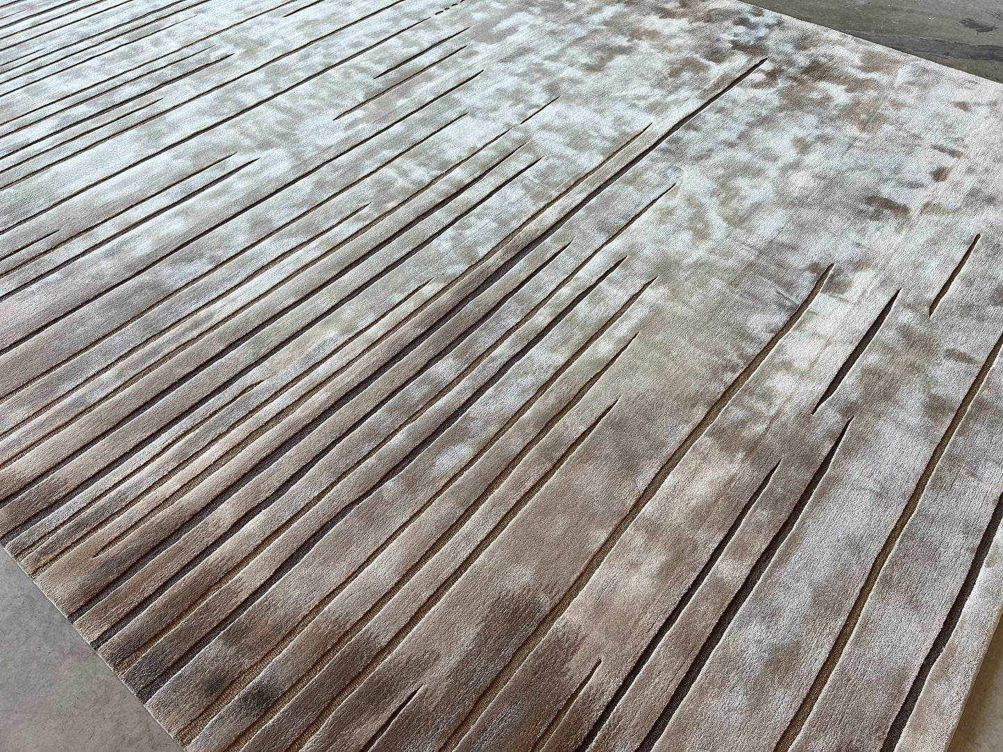 2.5*3m Autumn Carpet - Hand-tufted in Bamboo Silk - Zuma UAE