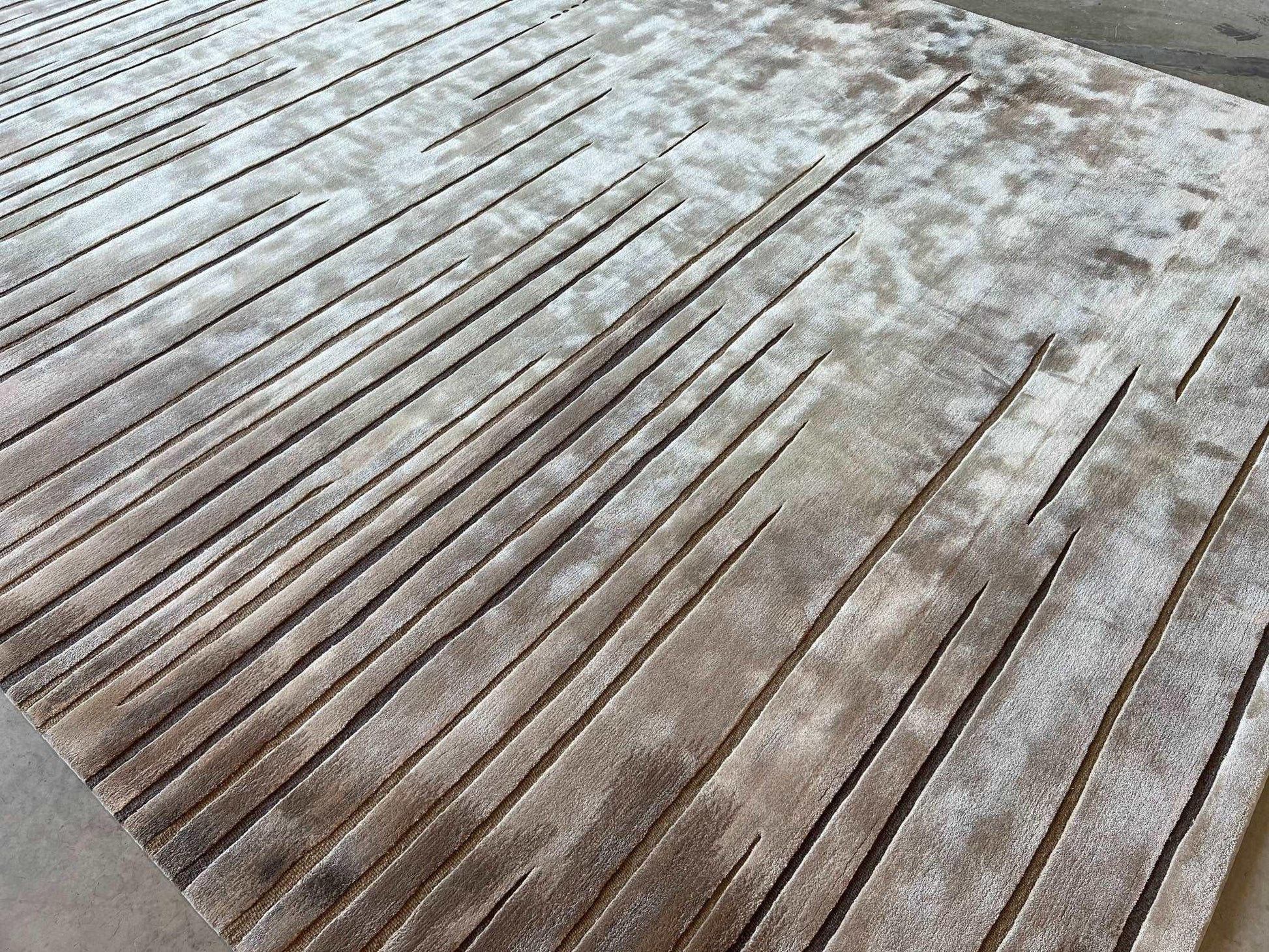 2.5*3m Autumn Carpet - Hand-tufted in Bamboo Silk - Zuma UAE