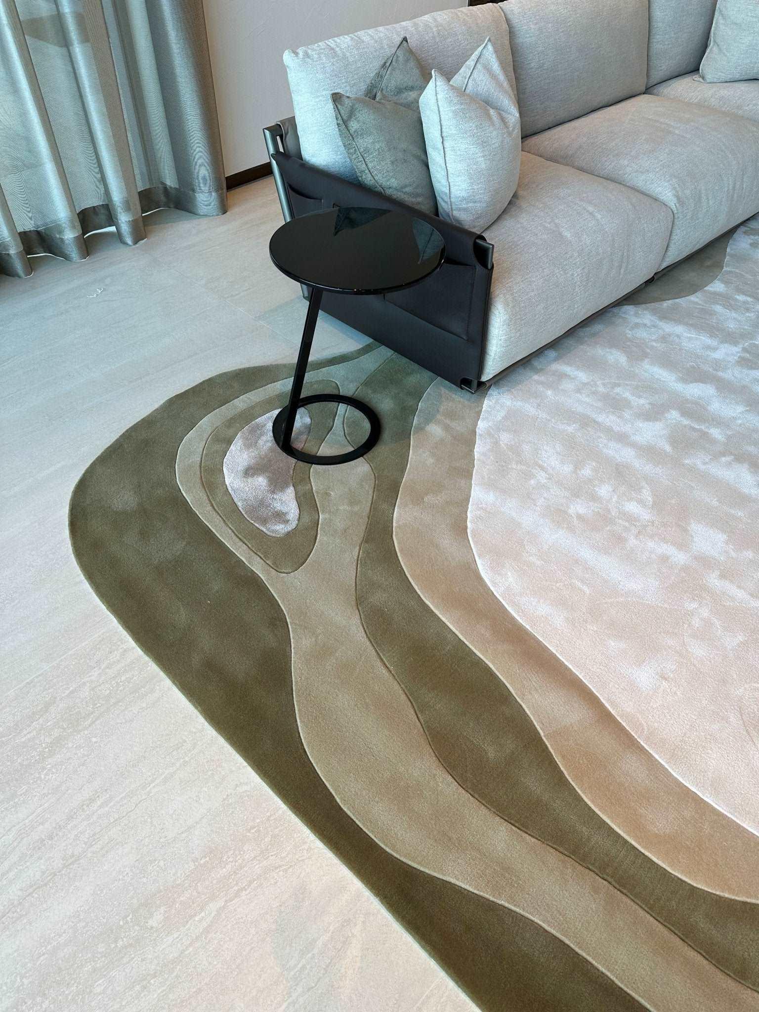 Blobb Carpet - Semi-Worsted New Zealand Wool and Cotton Silk -Zuma UAE