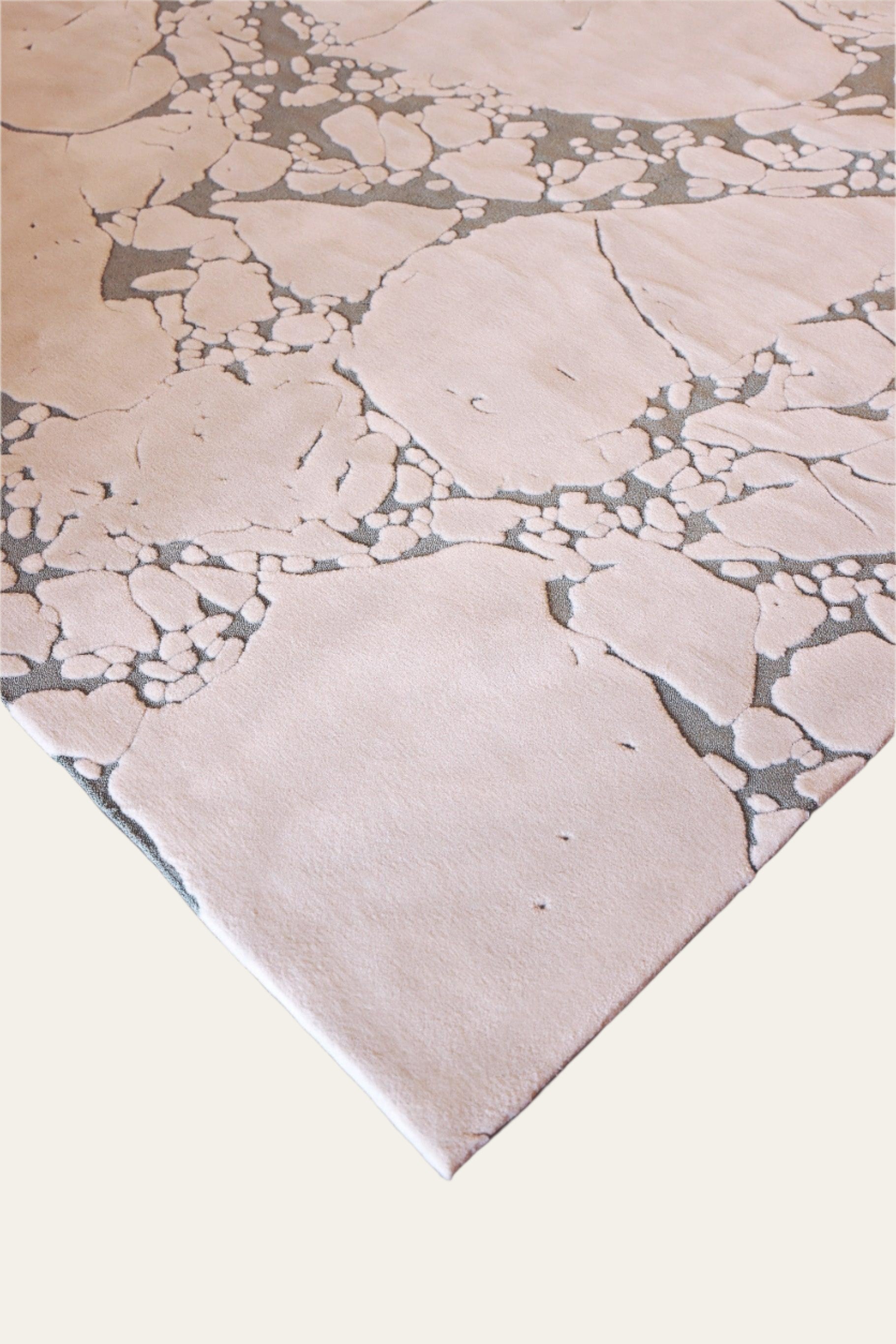 Sydney Carpet - Hand Carded Semi-Worsted New Zealand Wool and Bamboo Silk - Zuma UAE