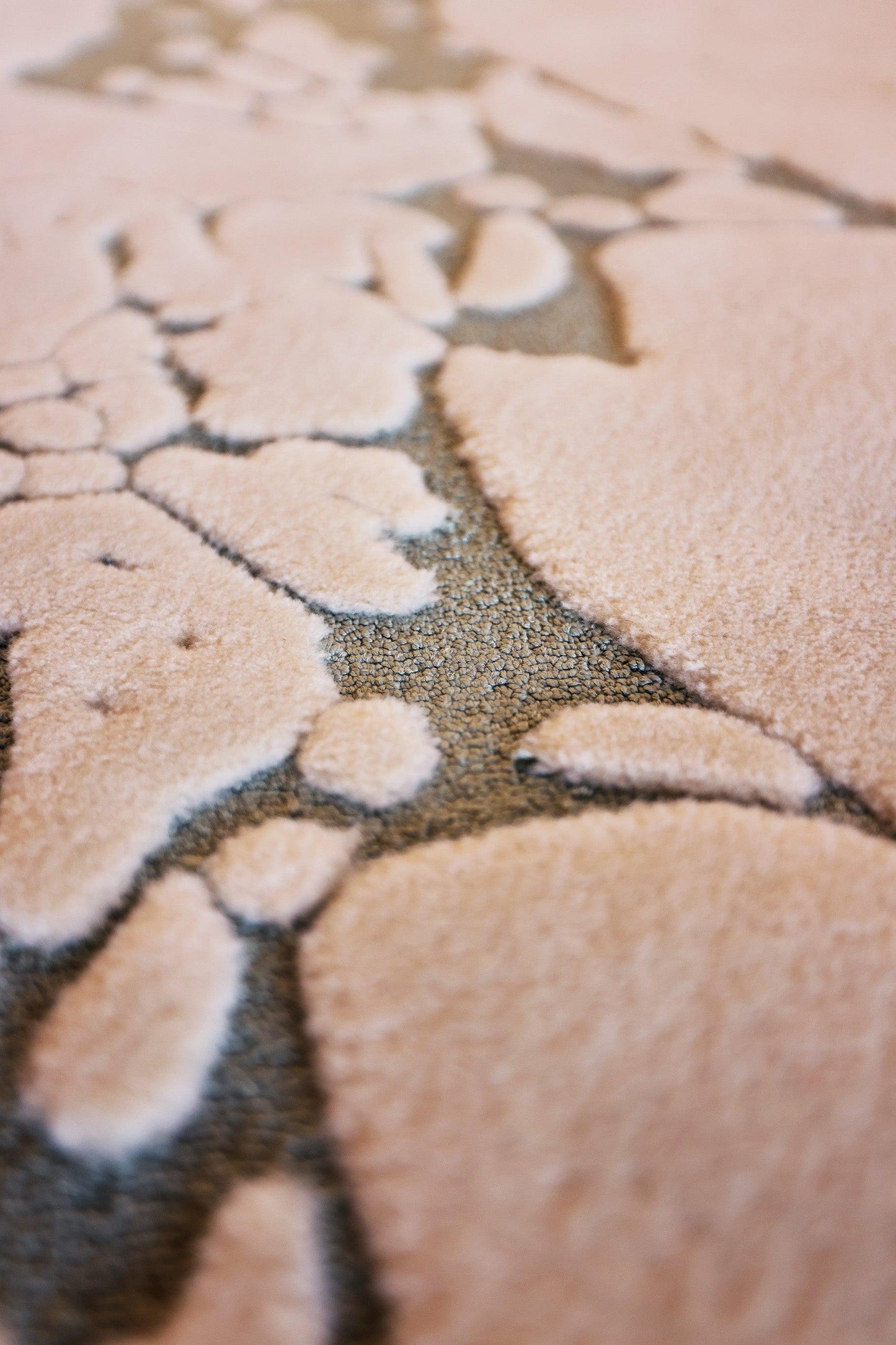 Sydney Carpet - Hand Carded Semi-Worsted New Zealand Wool and Bamboo Silk - Zuma UAE