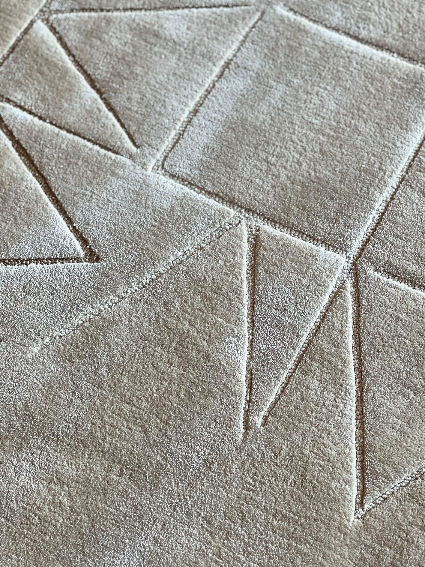 π (PI) Carpet - Hand tufted in Bamboo Silk - Zuma UAE