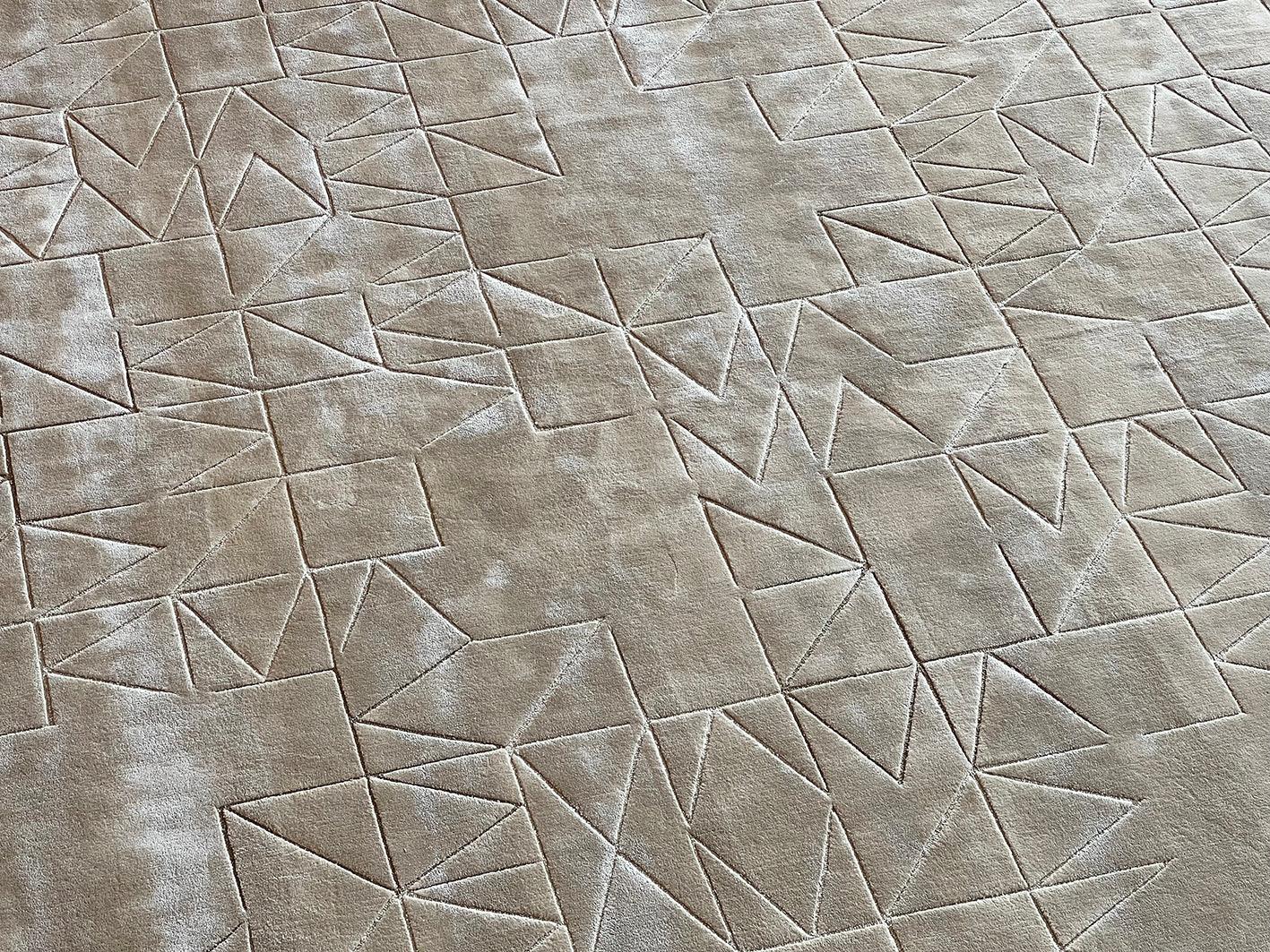 π (PI) Carpet - Hand tufted in Bamboo Silk - Zuma UAE