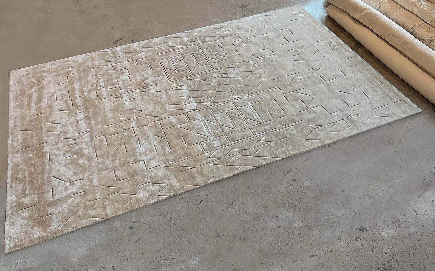 Zuma Sparse Carpet - Hand tufted in Bamboo Silk - Zuma UAE