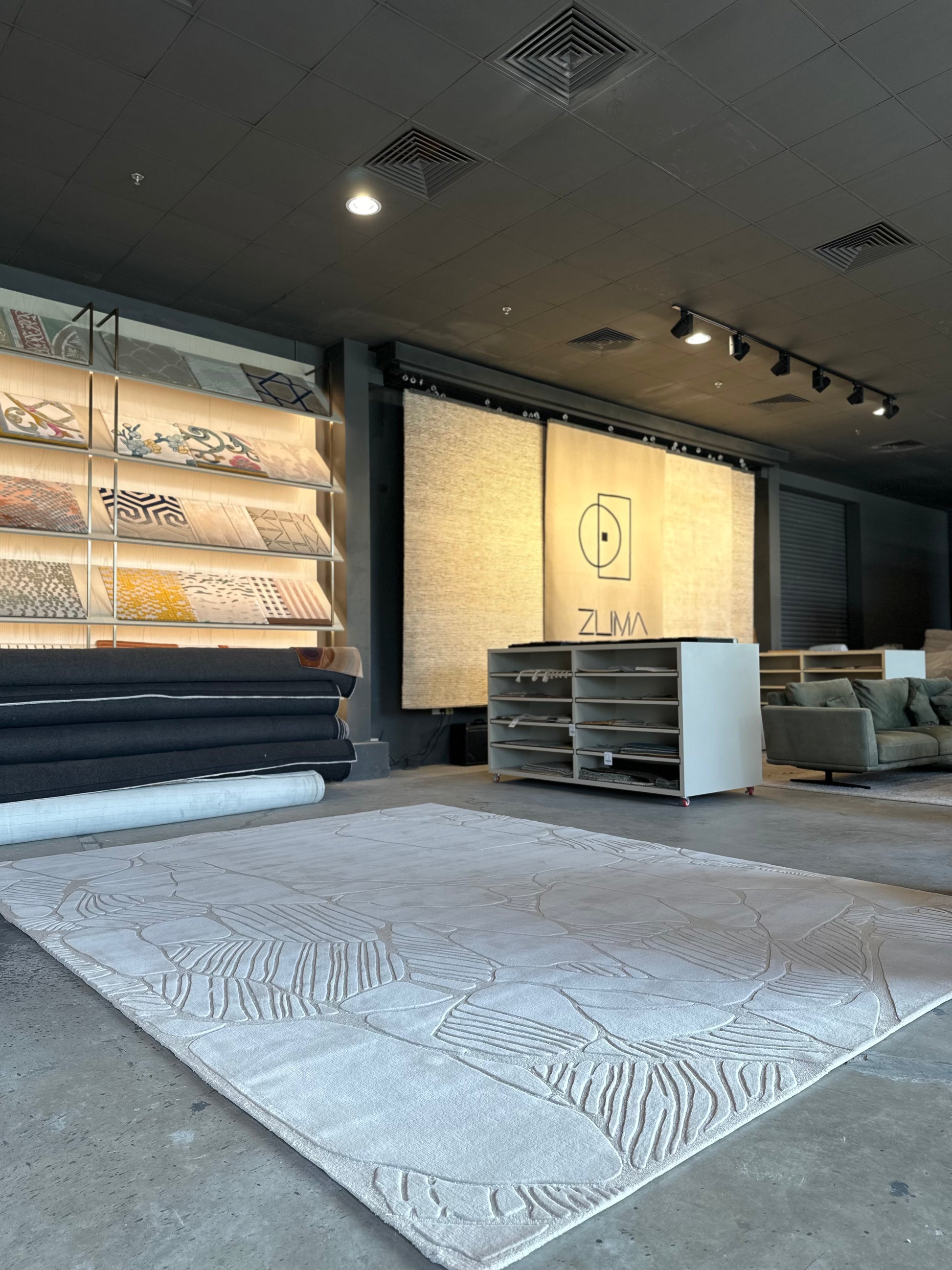 4*6 Menhir Carpet Online - 100% Hand Carded Semi Worsted New Zealand Wool - Zuma UAE