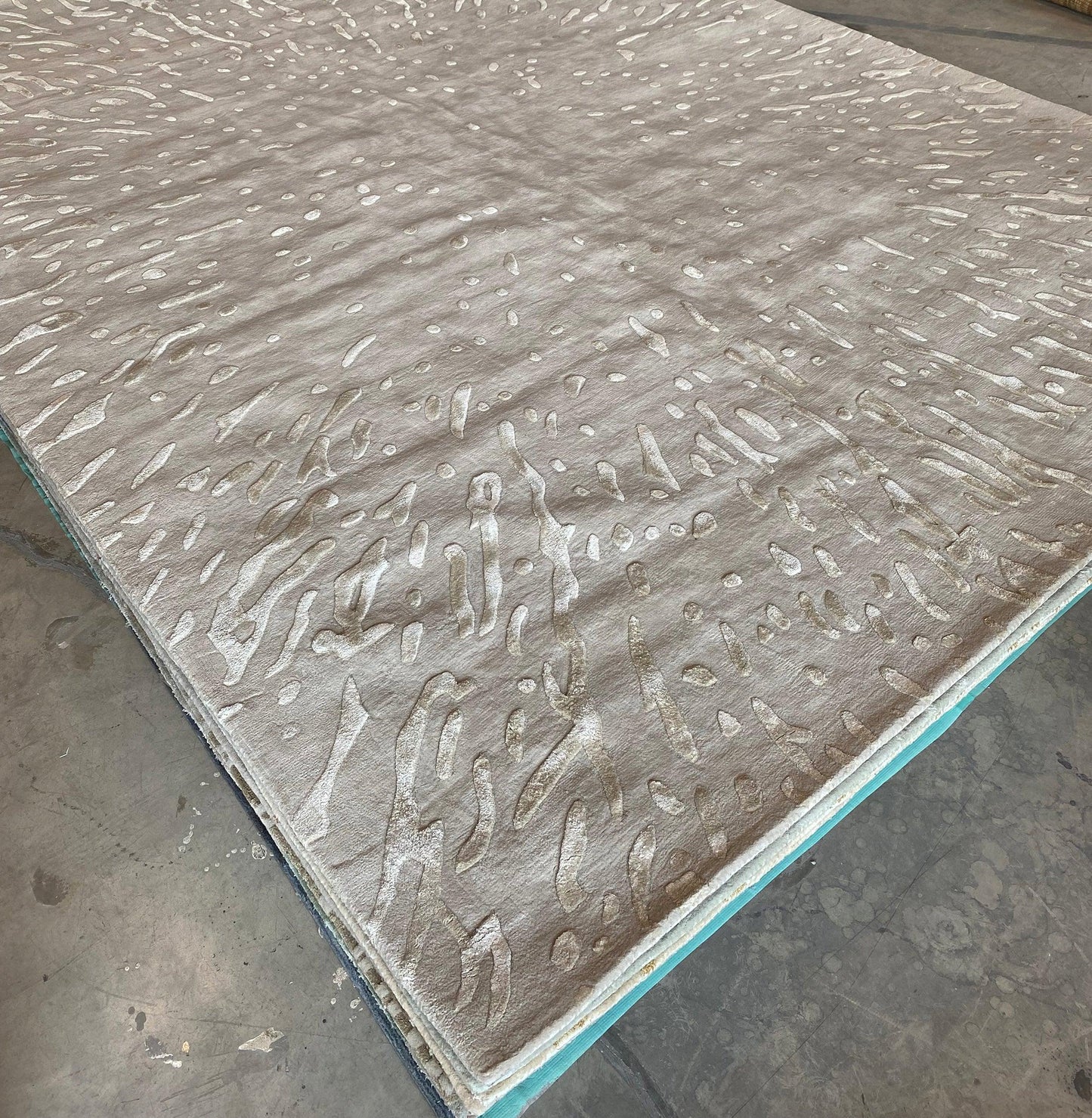 3*4m Silk Splatter (Taupe) Carpet - Cotton Silk - Zuma UAE