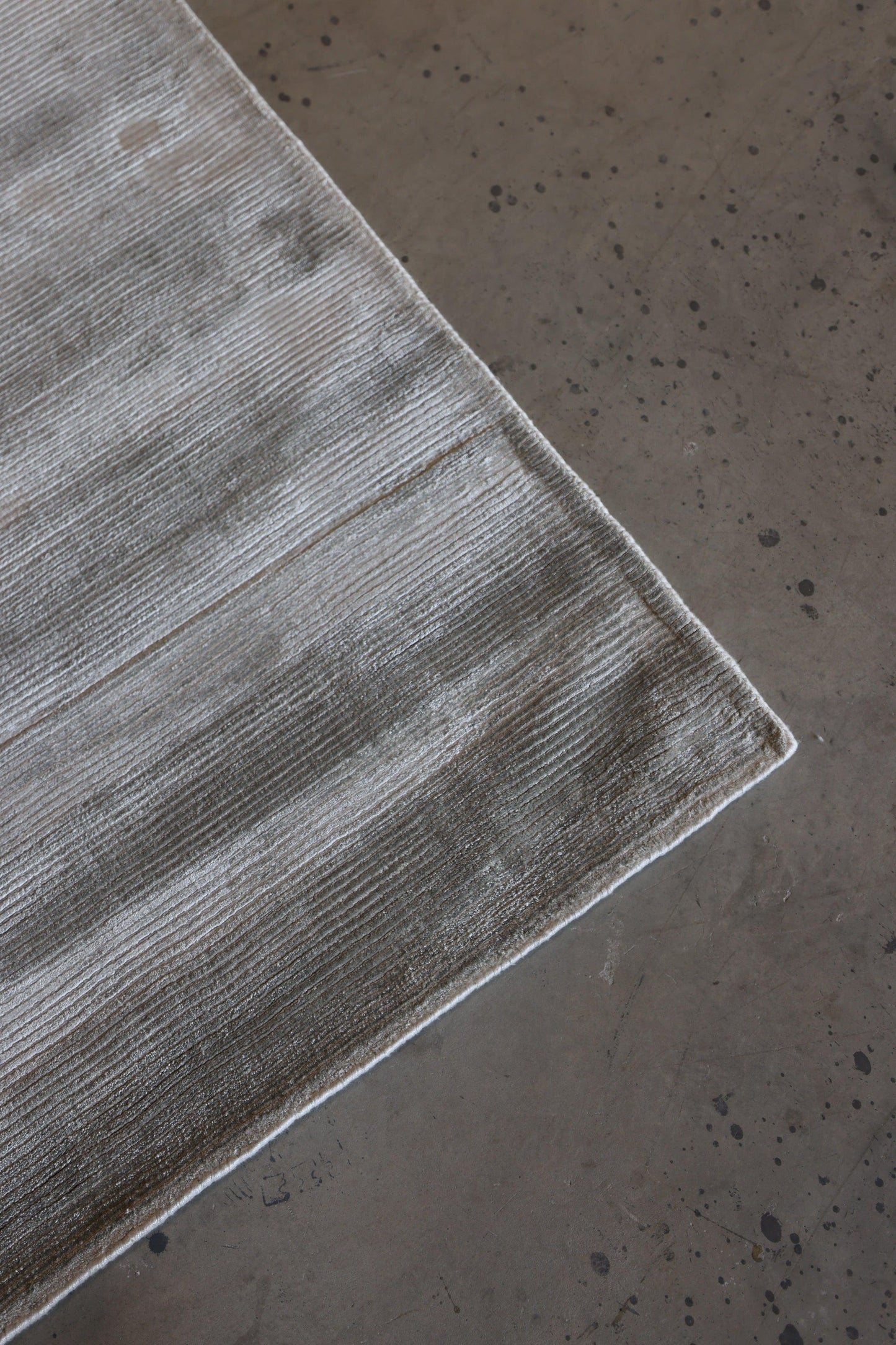 2.5*3m Stokes (Grey) - Cotton Silk & Handloom Carpet - Zuma UAE