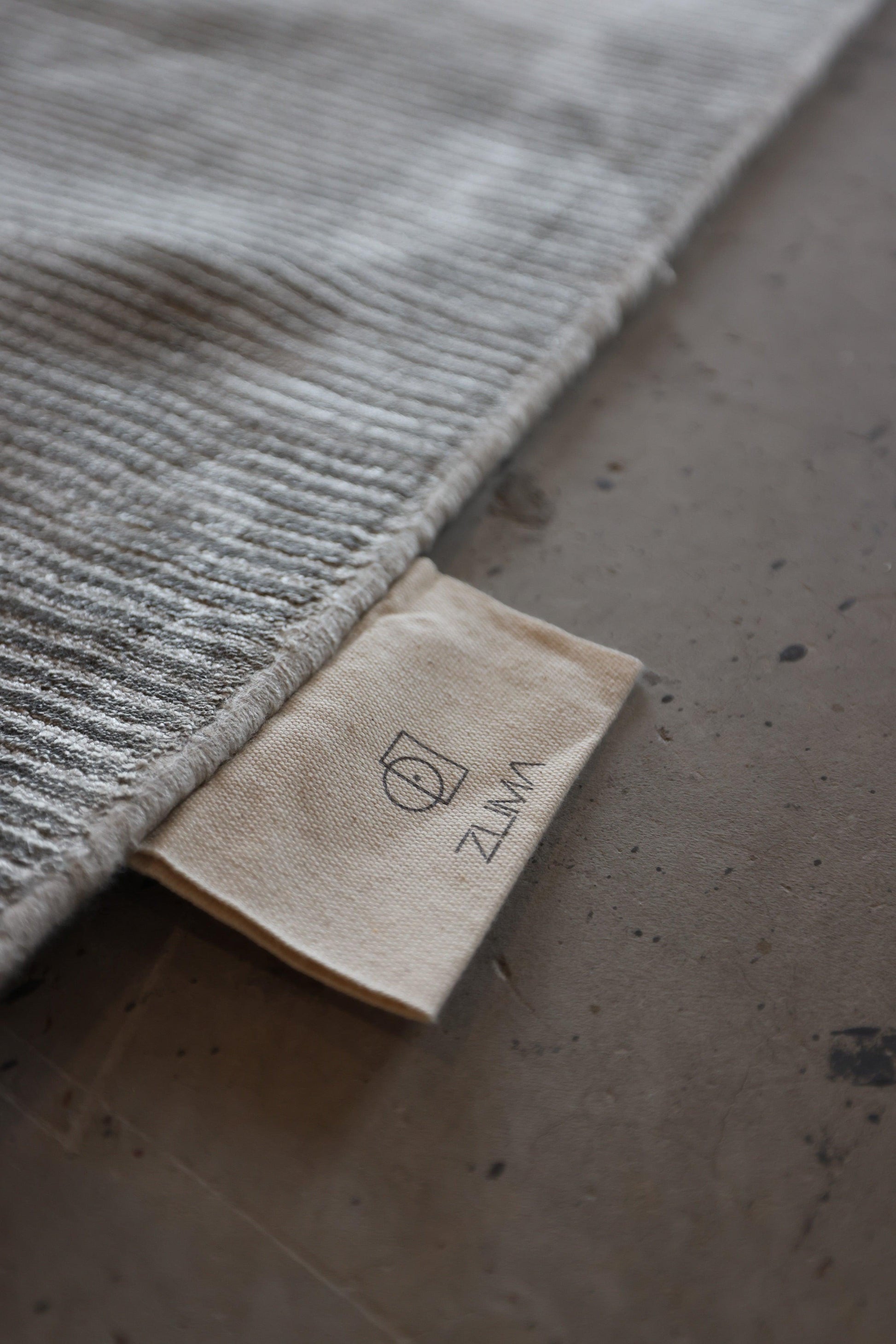 3.5*5m Stokes (Grey) - Cotton Silk & Handloom Carpet - Zuma UAE