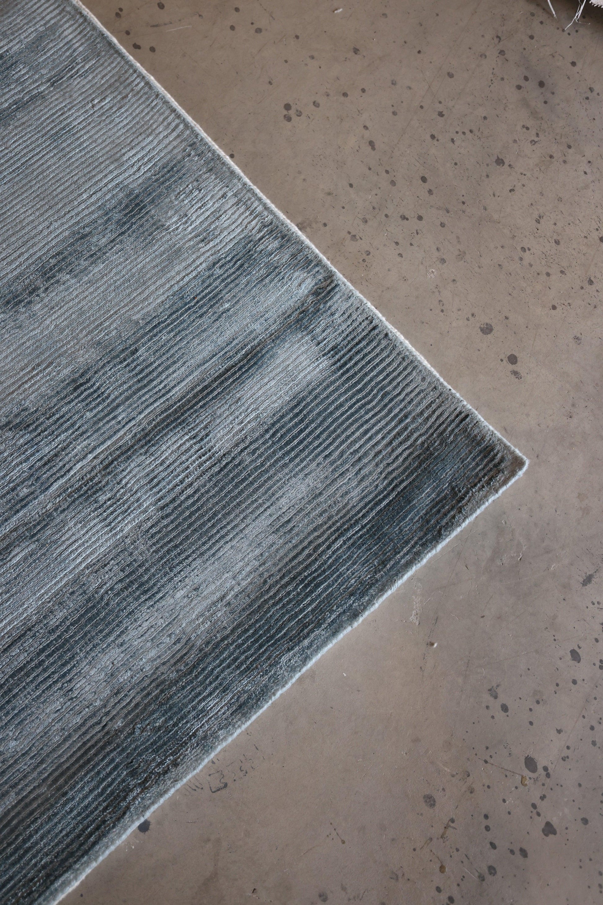 3*4m Stokes (Stone Blue) Online - Cotton Silk & Handloom Carpet - Zuma UAE