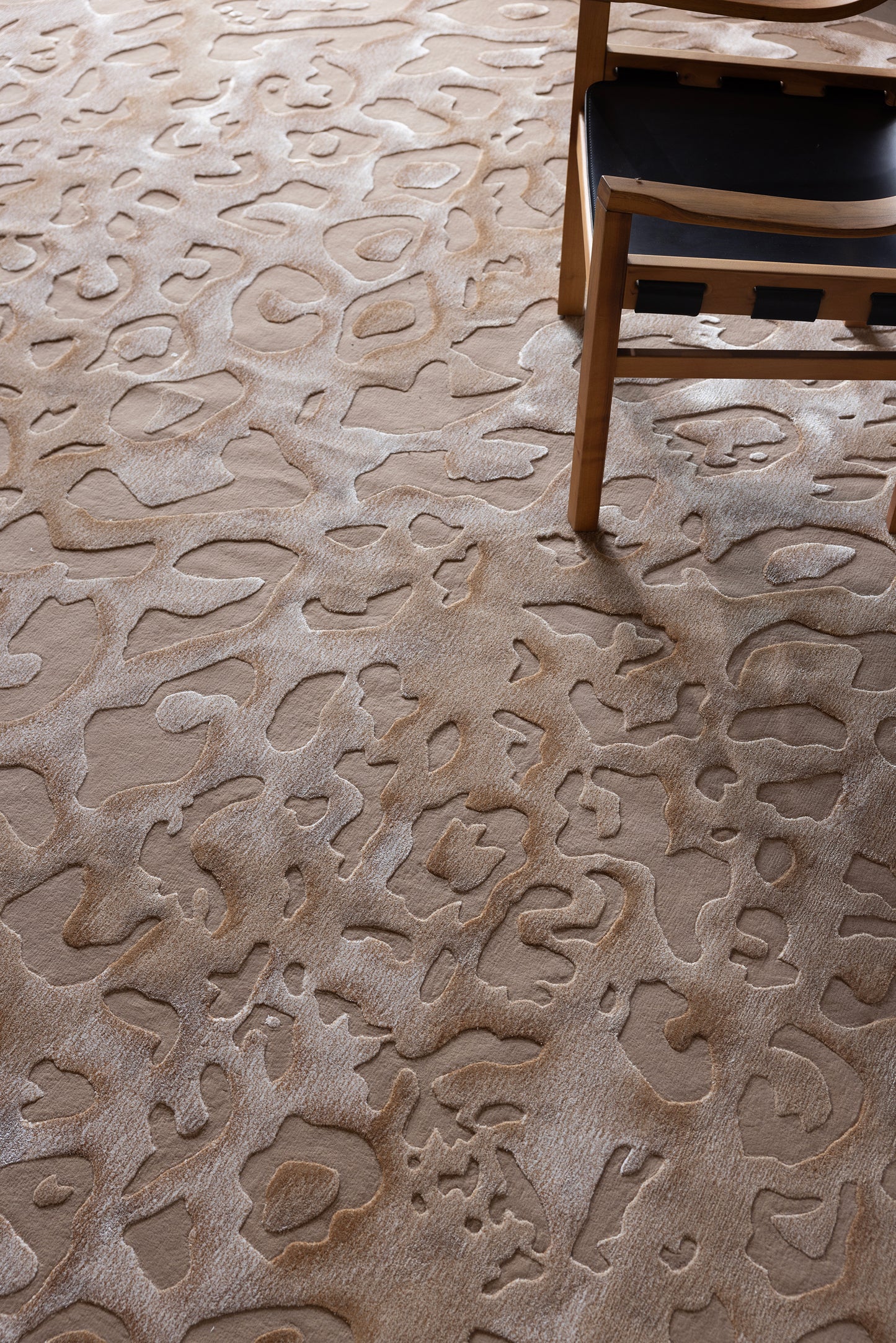 Jawai Carpet - 100% Semi-Worsted New Zealand Wool and Tencel - Zuma UAE