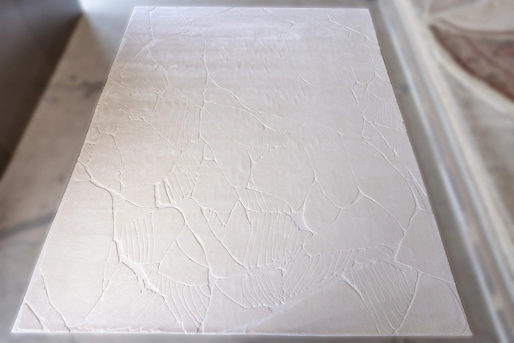 2.5*3m Menhir (Ivory) Carpet - Hand Tufted 50% New Zealand Wool and 50% Tencel - Zuma UAE