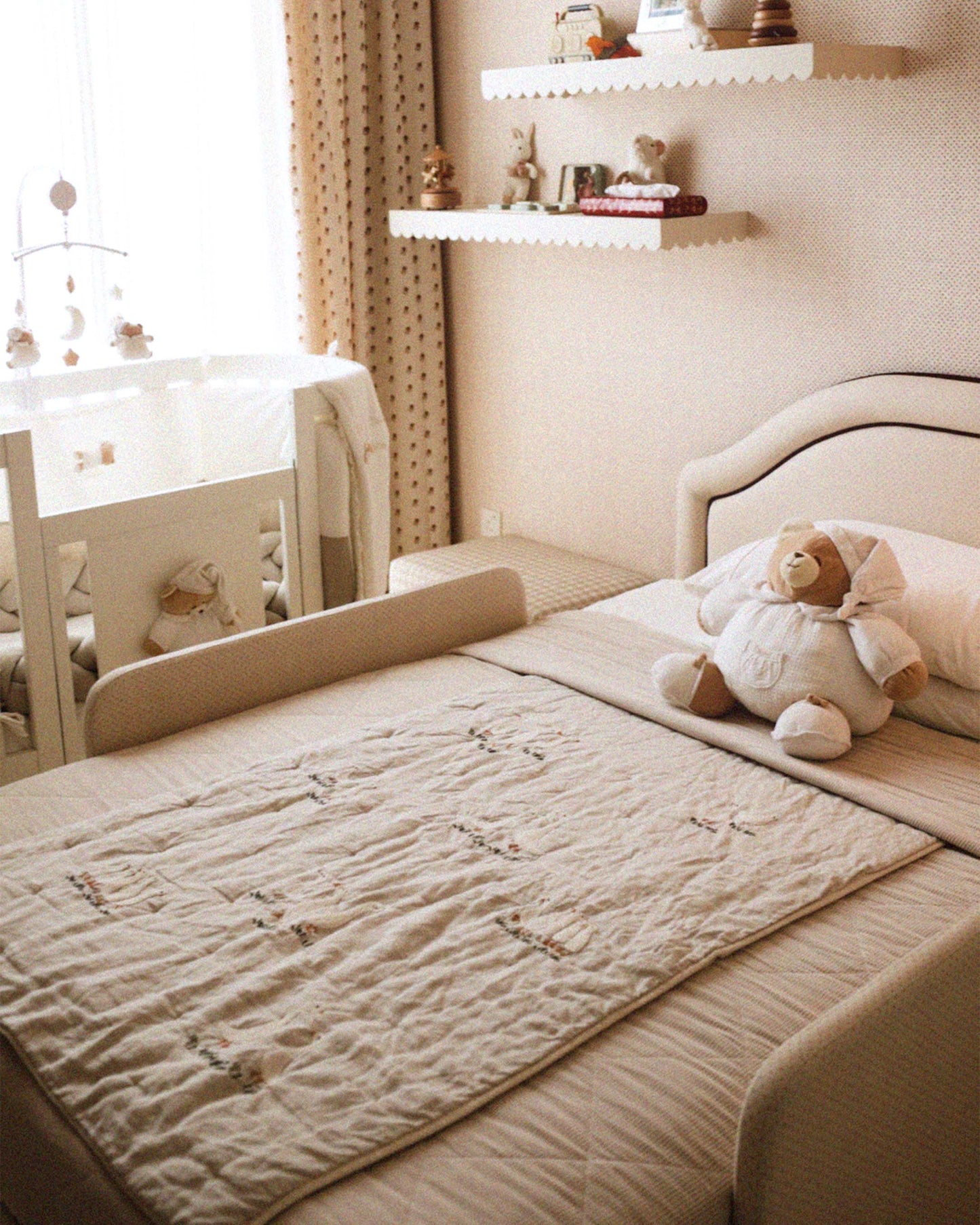 Lola Bed