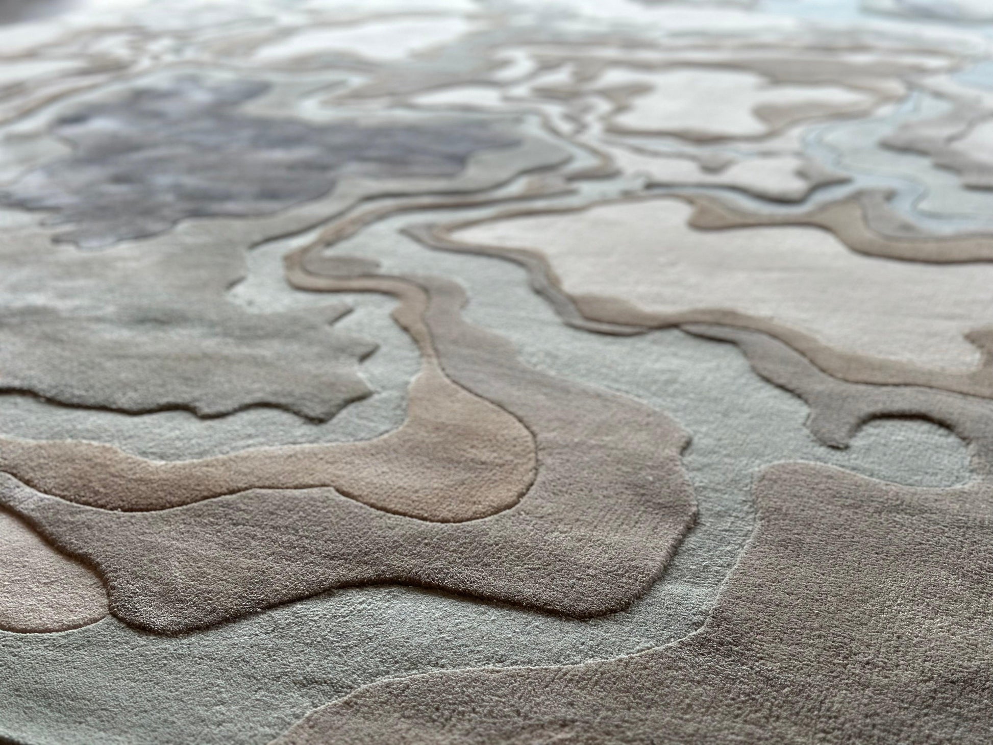 Oil Spill 2.0 (Original) Carpet - New Zealand Wool and Polished Cotton Silk - Zuma UAE