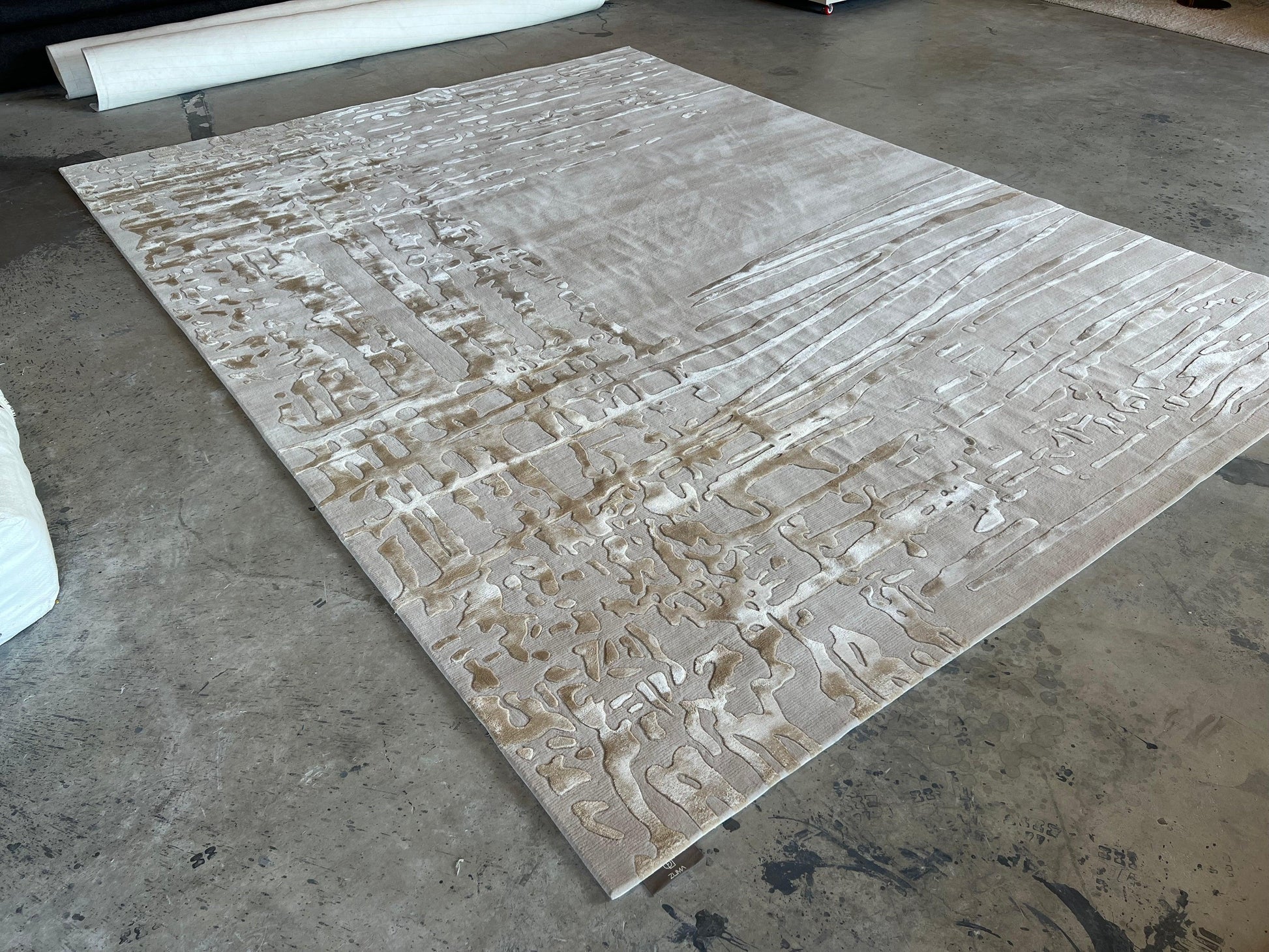 3*4m Tsar  Carpet -  Hand Tufted in Tencel &amp; Semi-Worsted New Zealand Wool - Zuma UAE